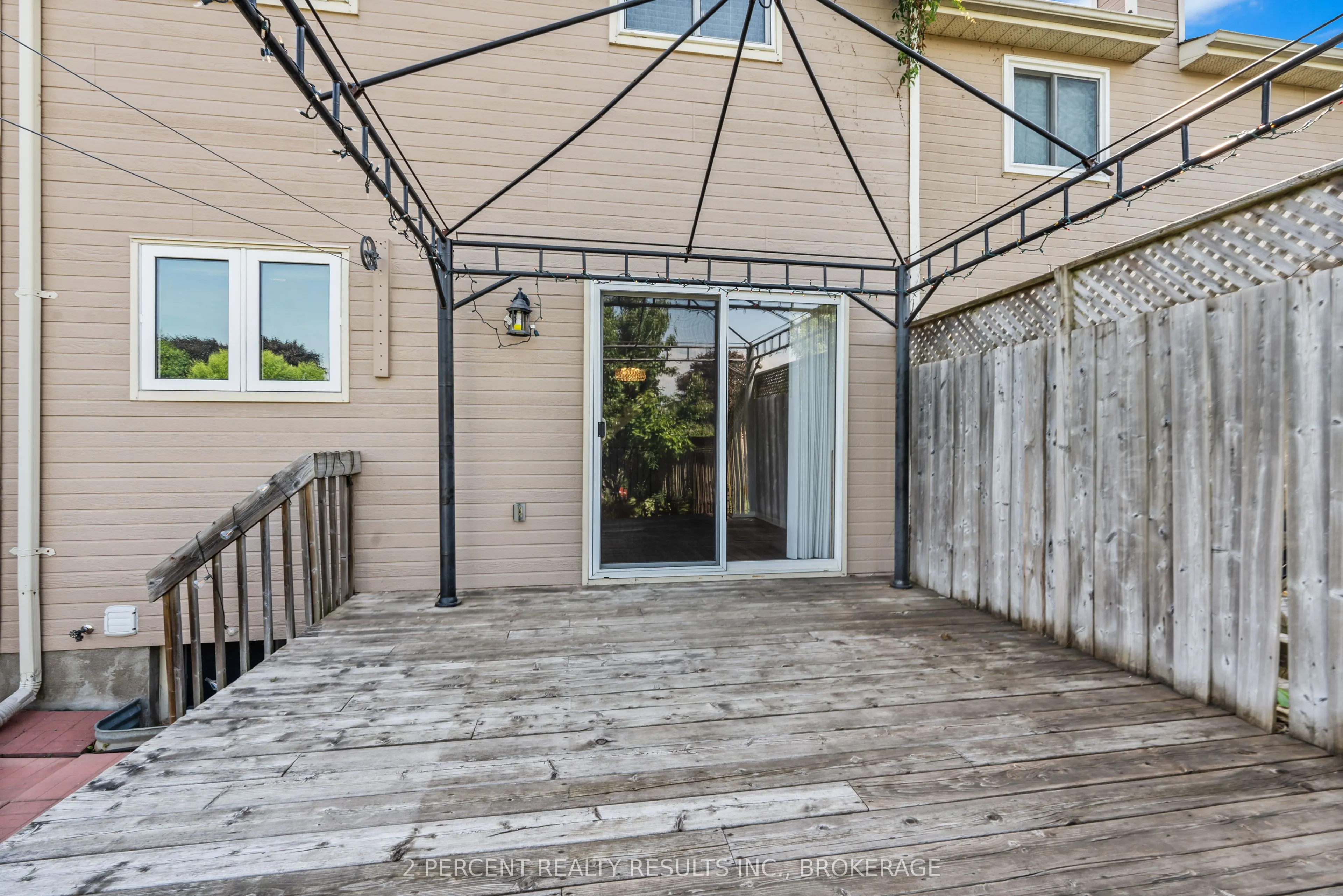 800 Littlestone Crescent
