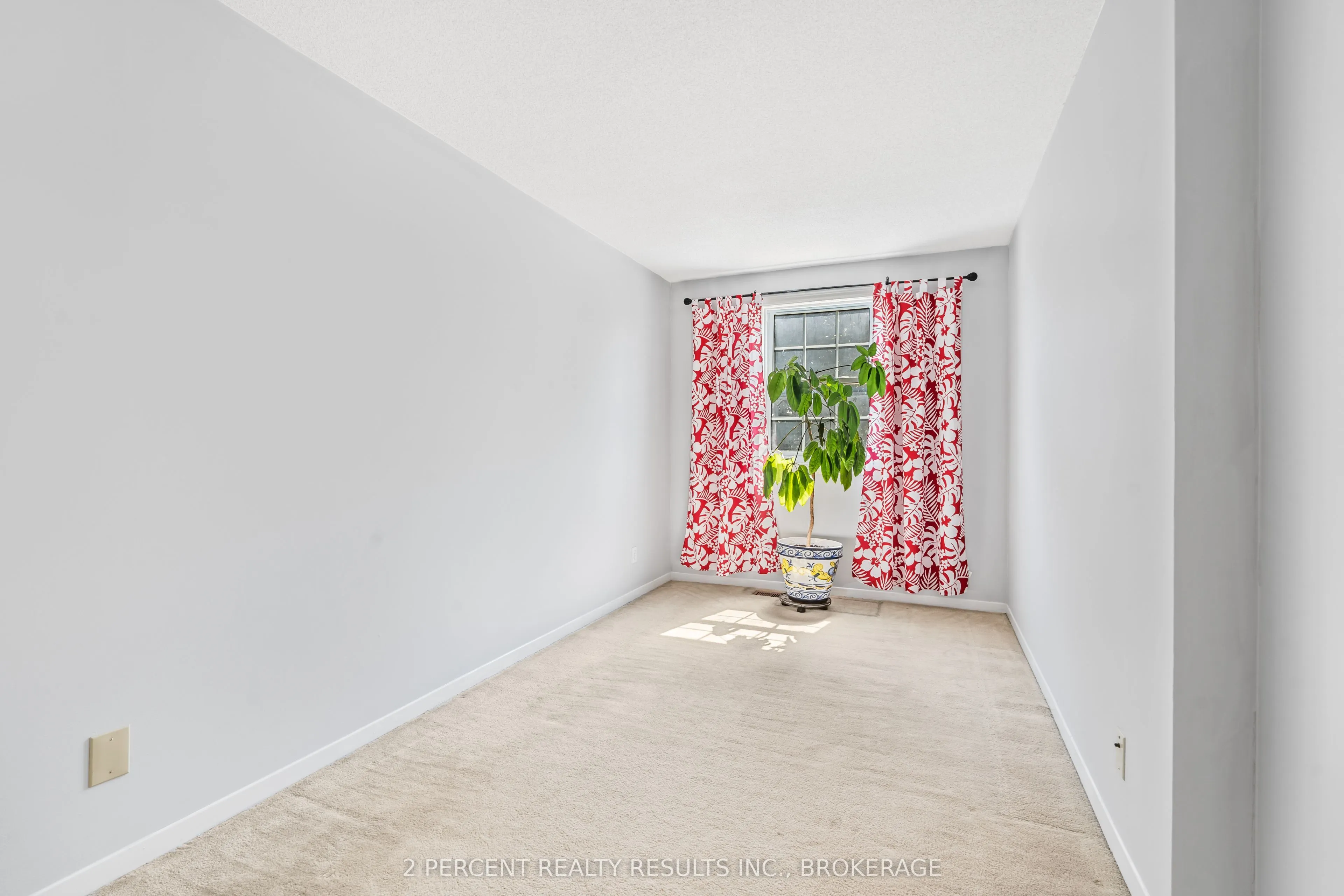 800 Littlestone Crescent