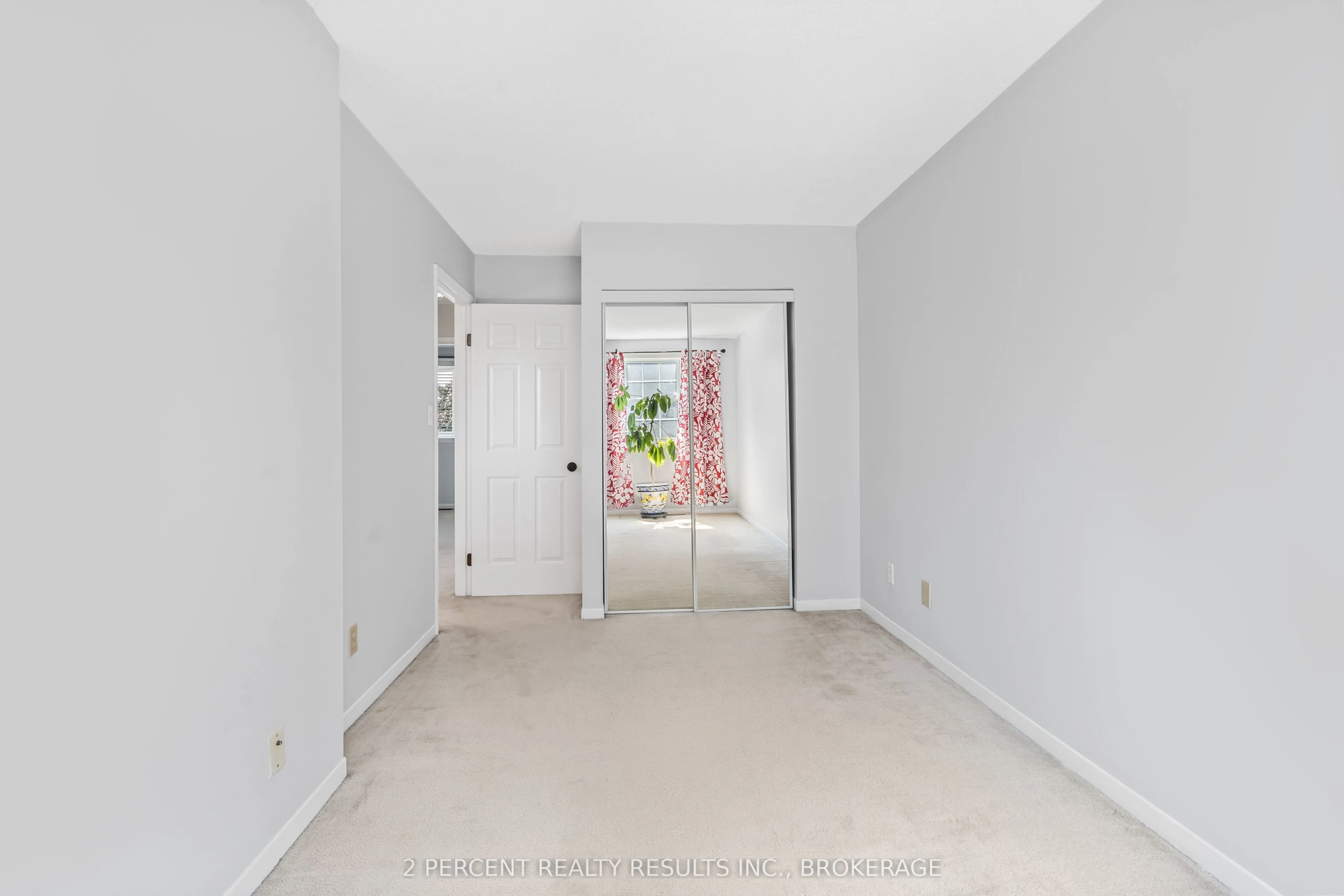800 Littlestone Crescent