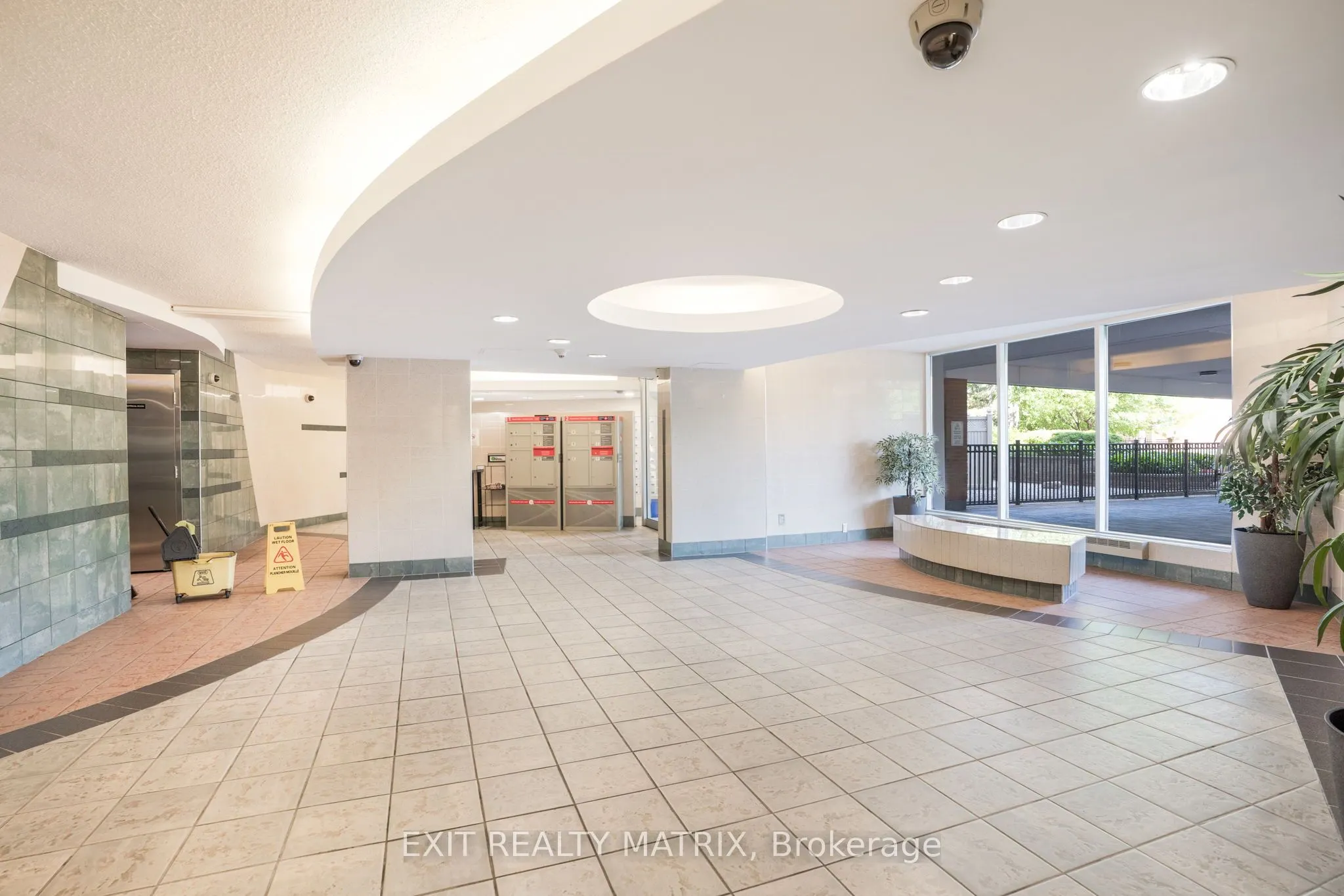 2000 Jasmine Crescent, #1005