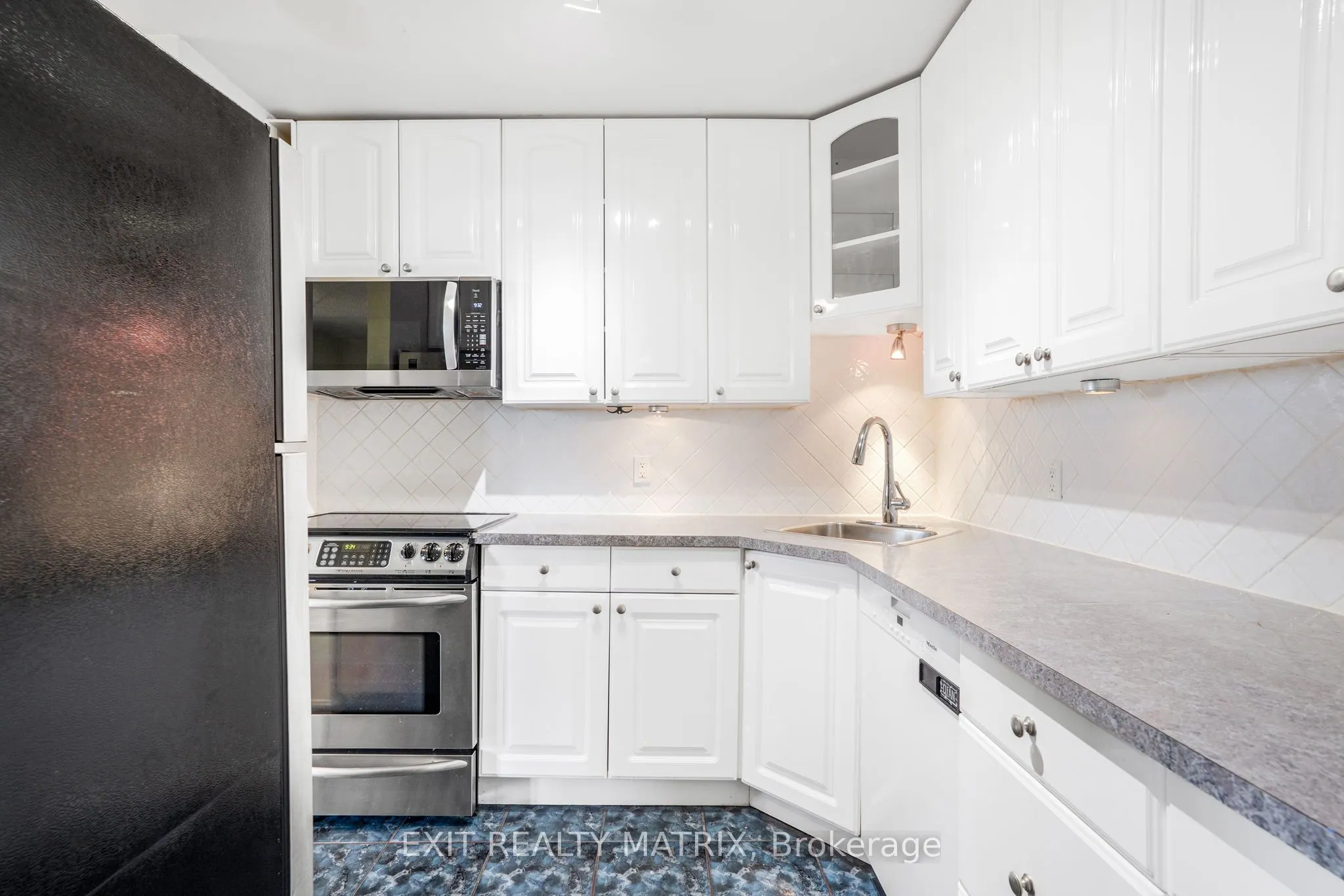 2000 Jasmine Crescent, #1005