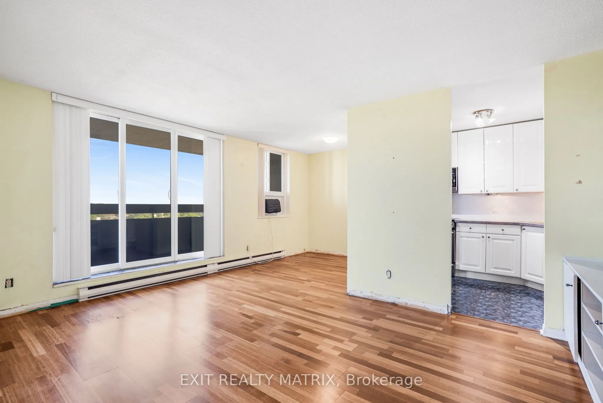 2000 Jasmine Crescent, #1005