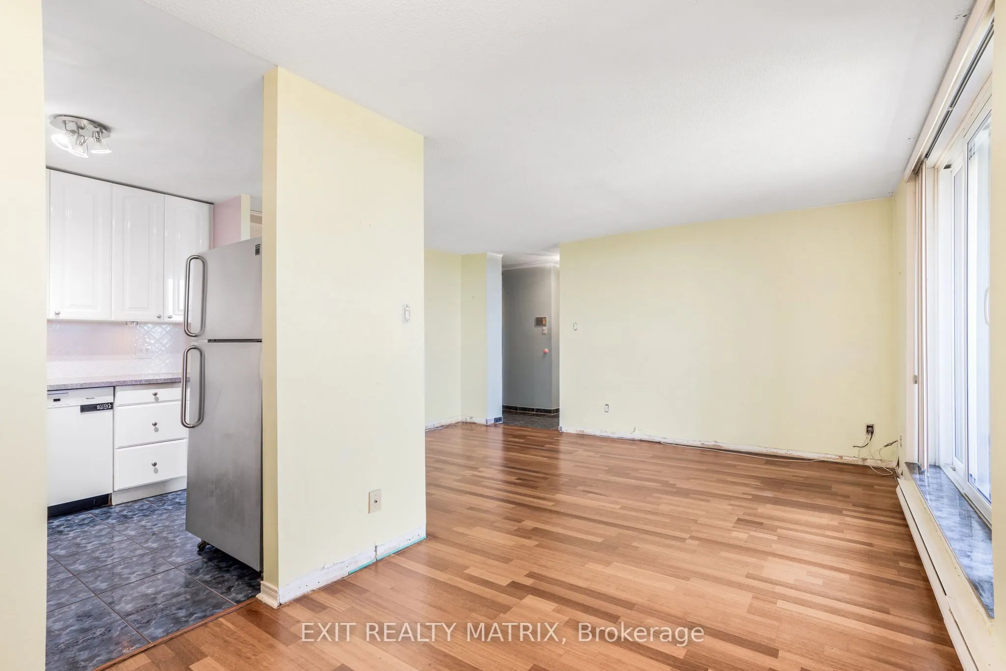 2000 Jasmine Crescent, #1005