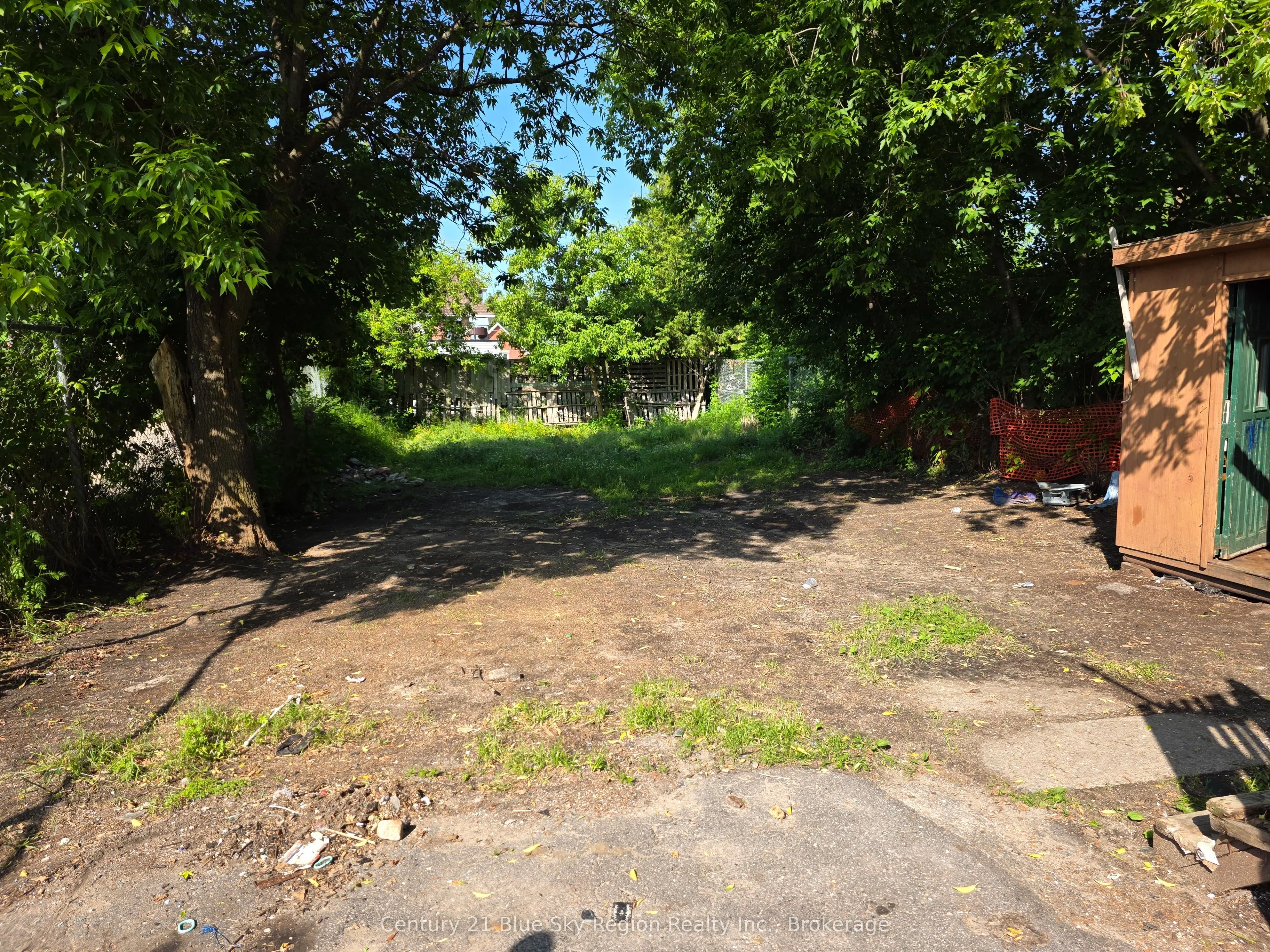 253 Second Avenue W