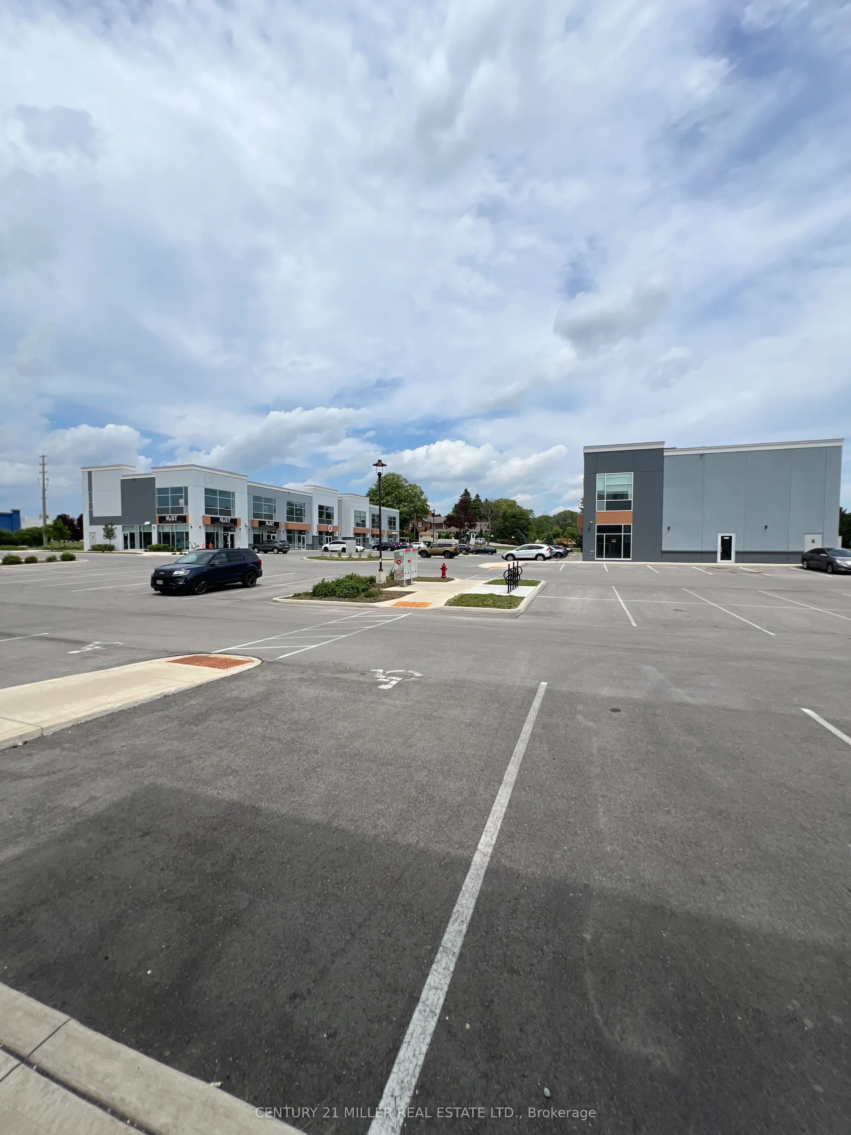 1040 Garner Road W, #C106