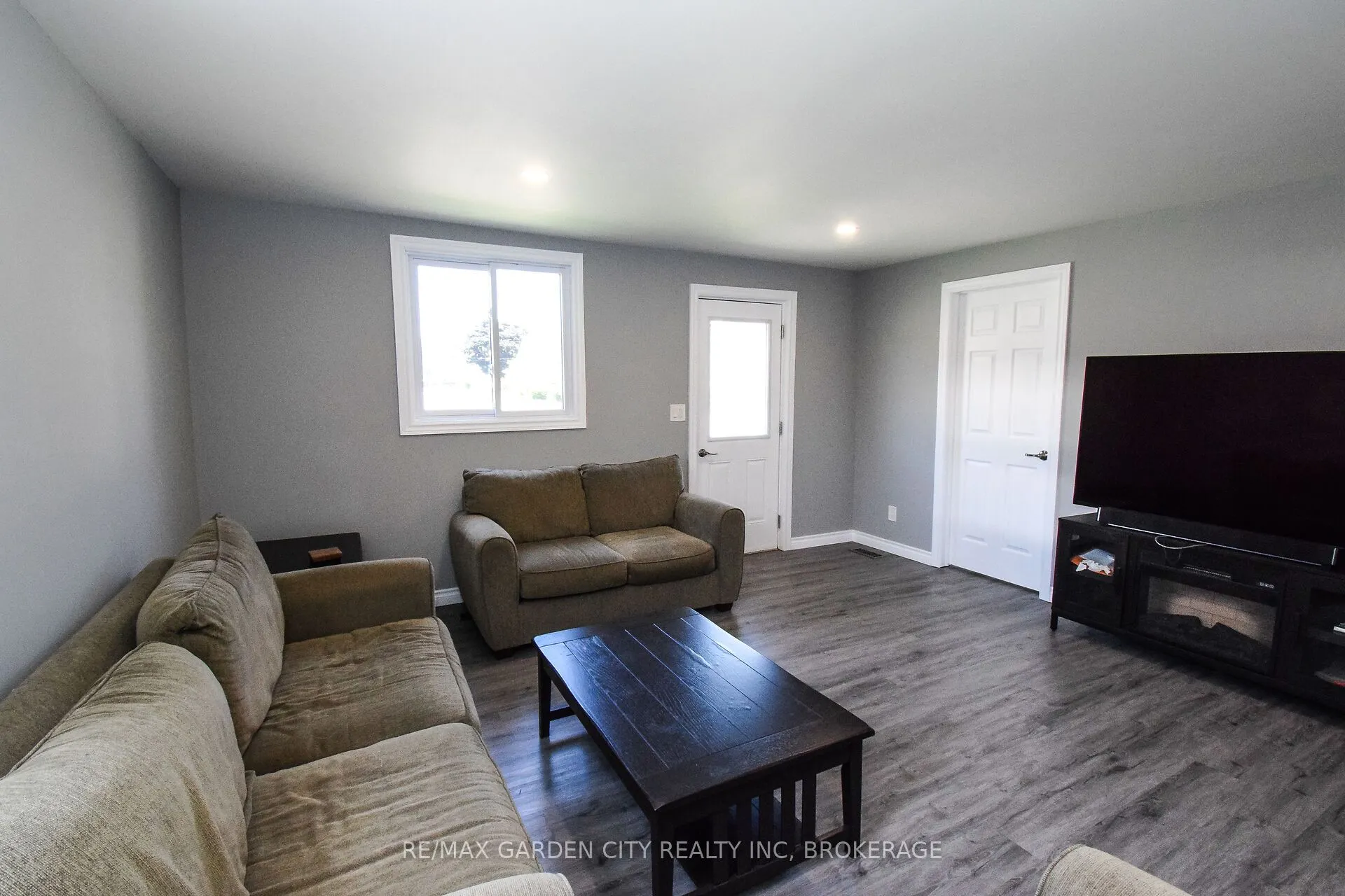 583 FIELDEN Avenue