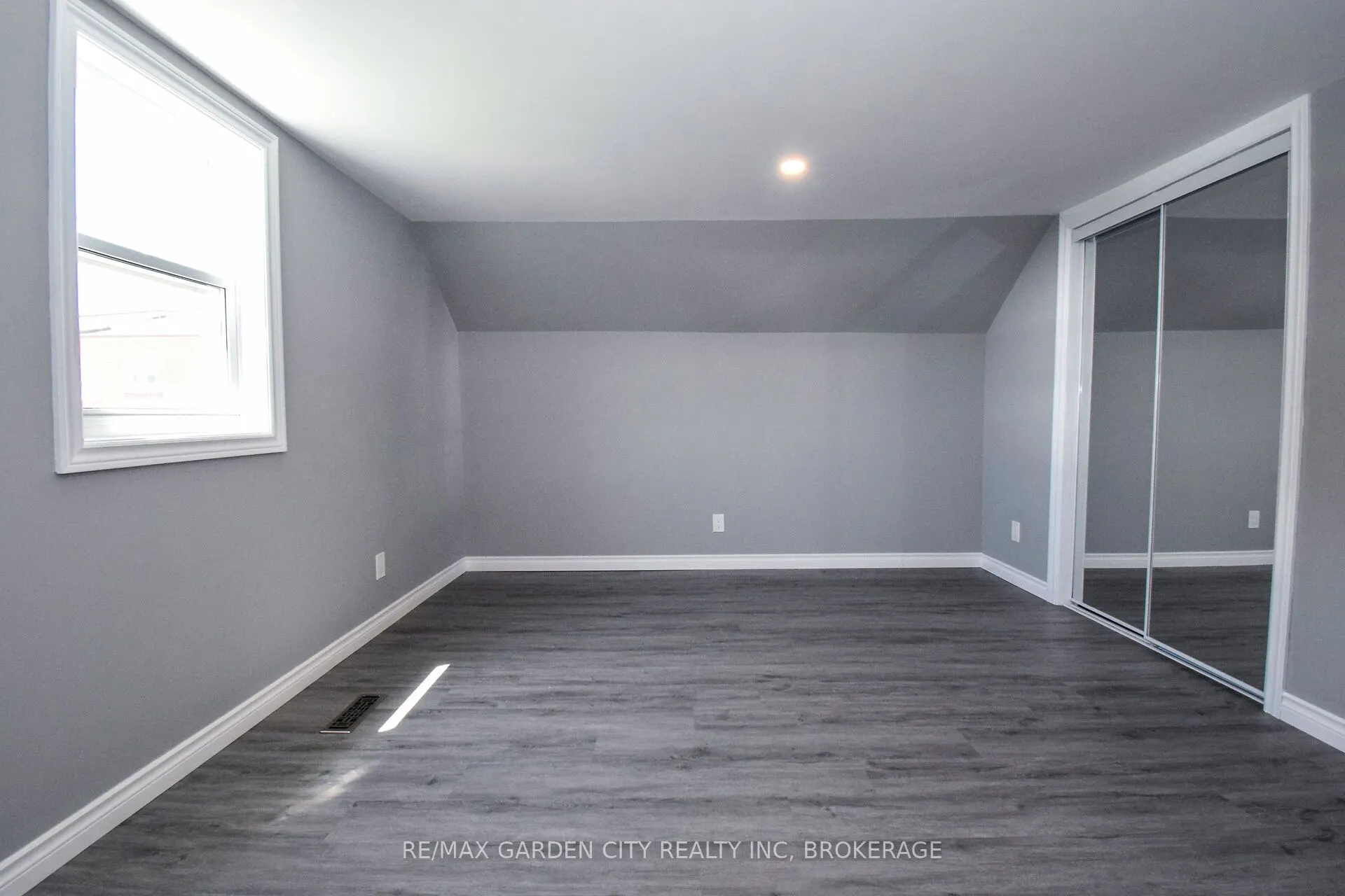 583 FIELDEN Avenue