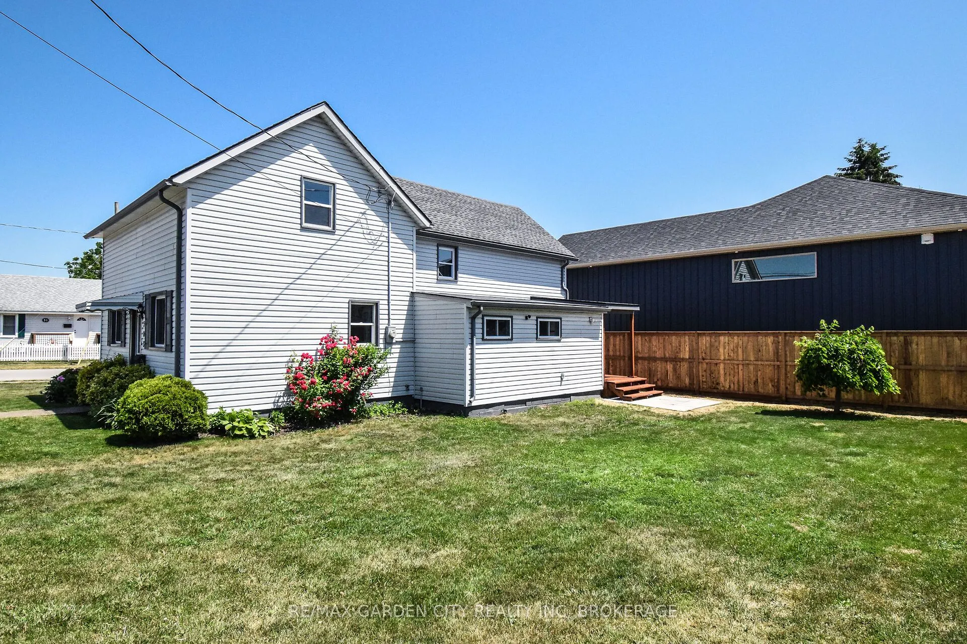 583 FIELDEN Avenue