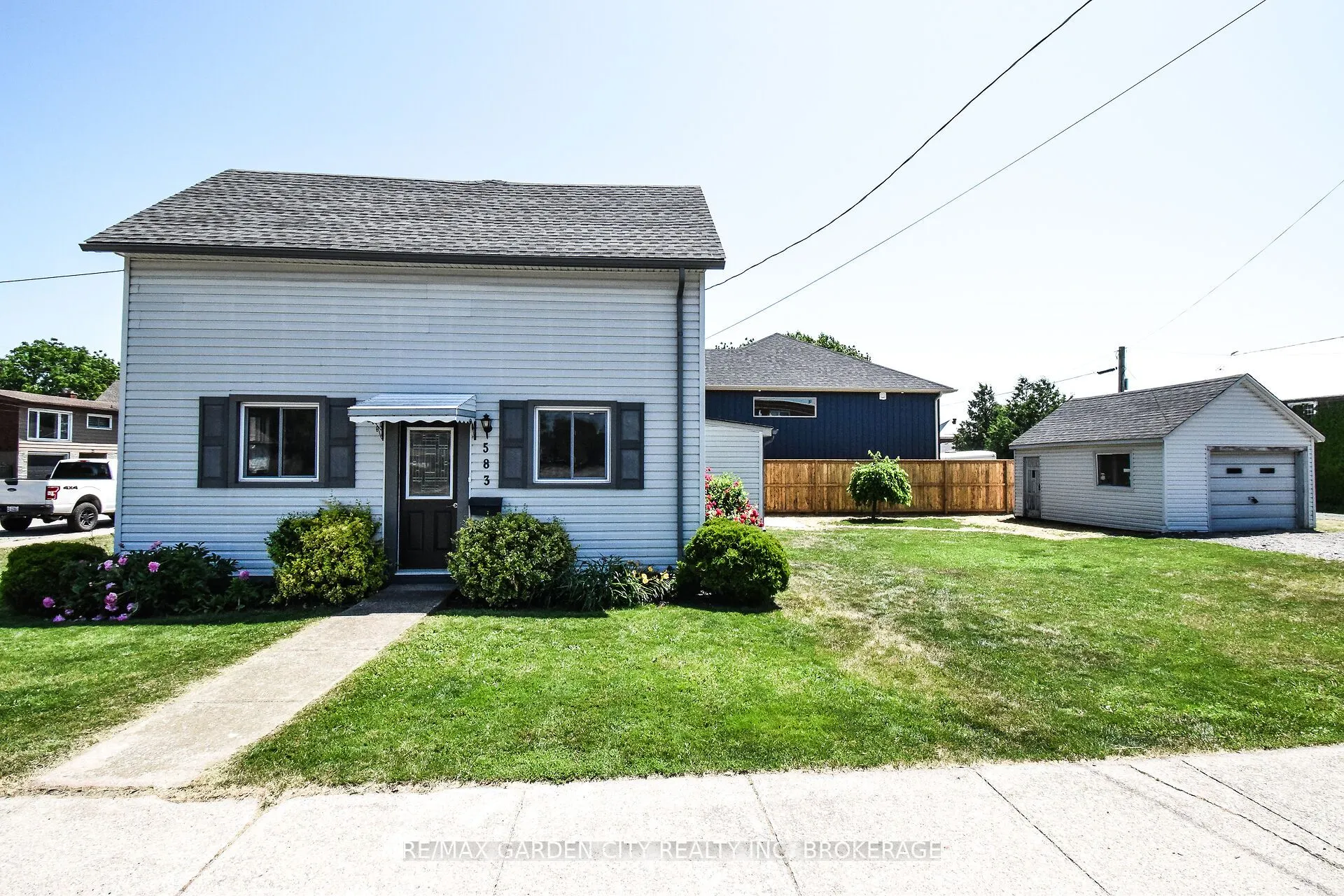 583 FIELDEN Avenue