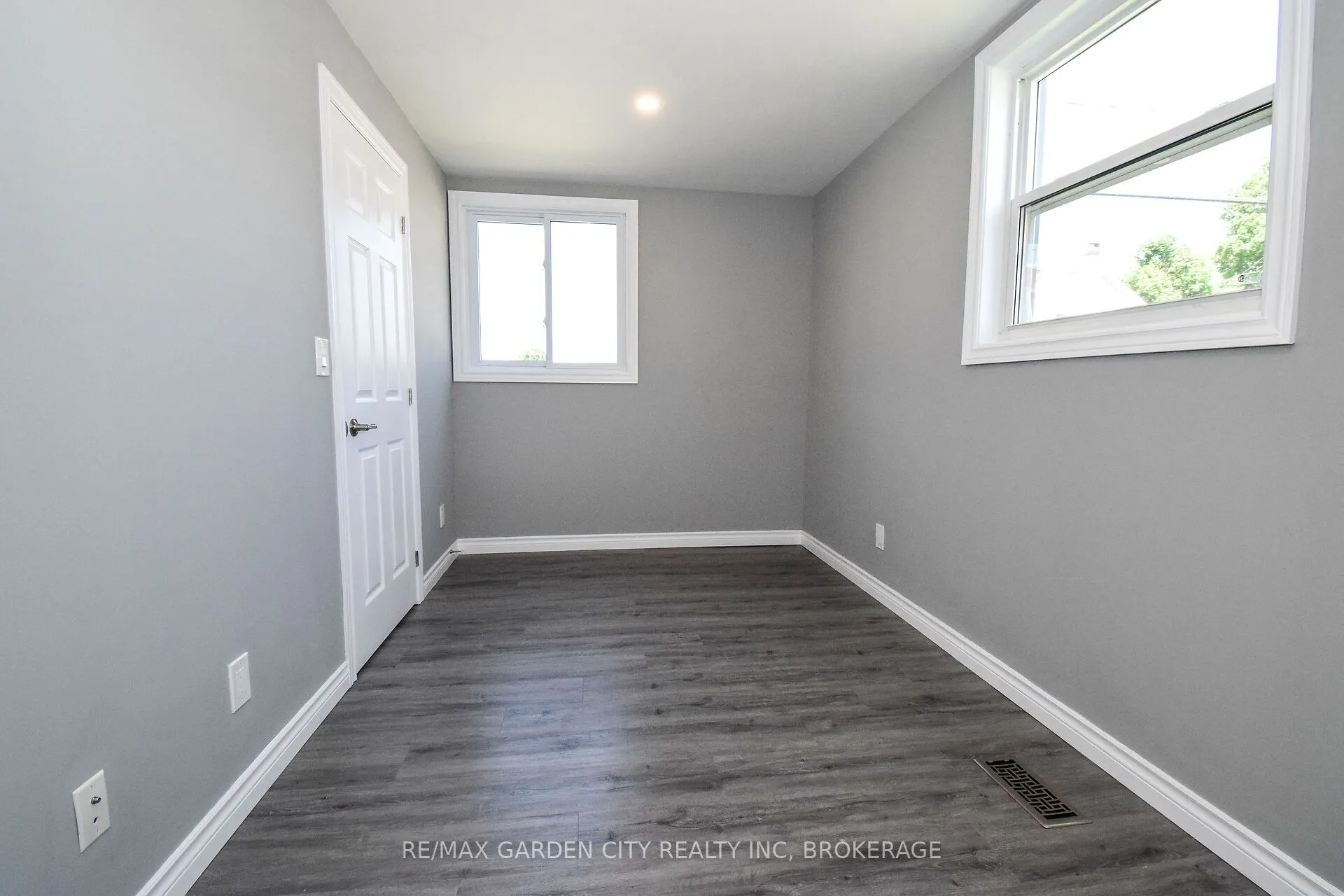 583 FIELDEN Avenue