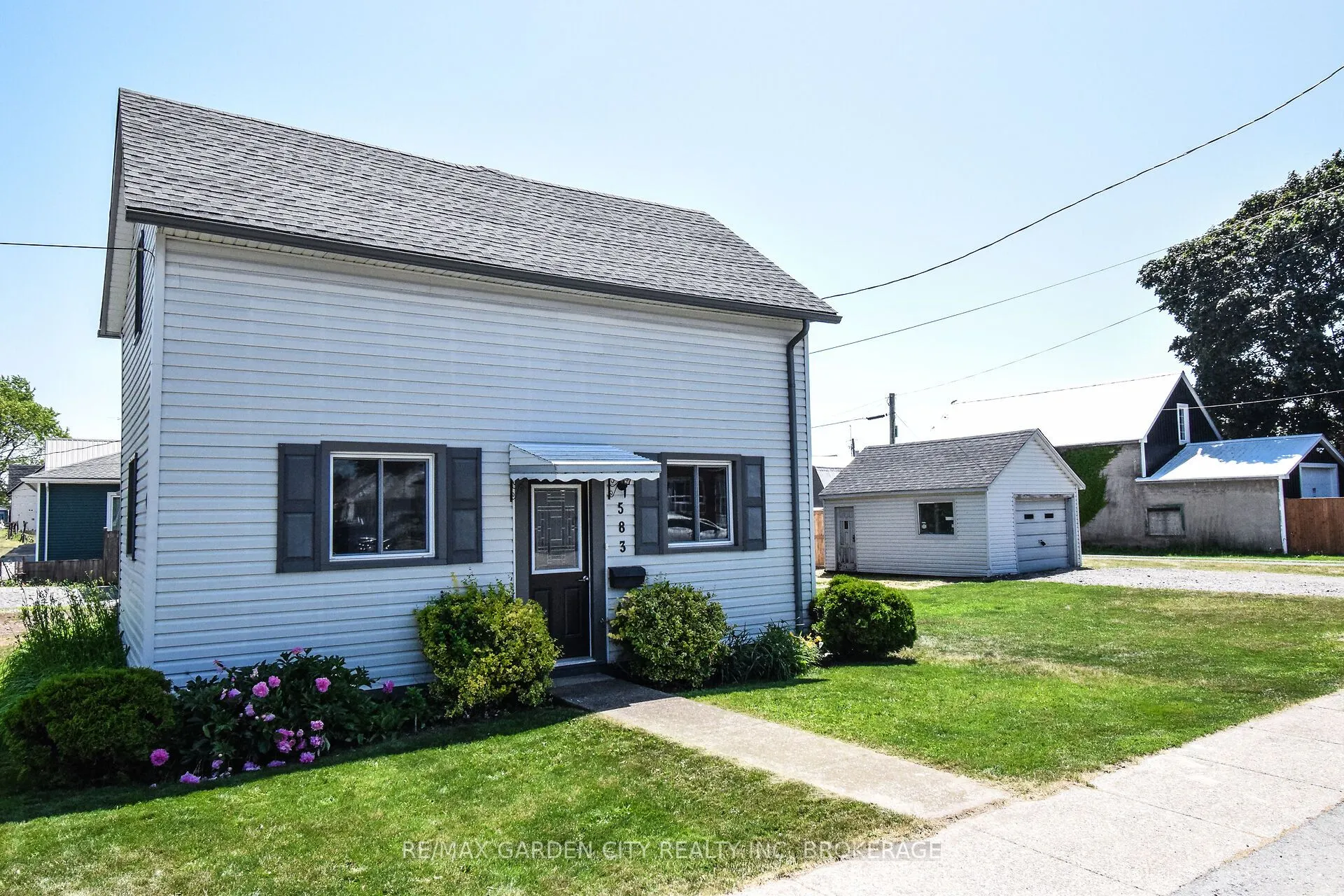 583 FIELDEN Avenue