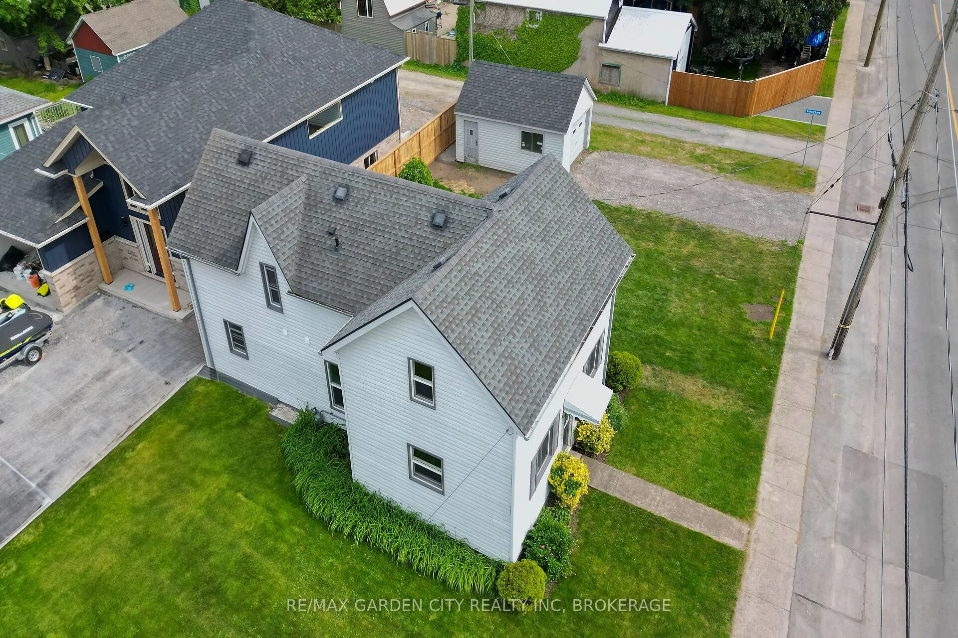 583 FIELDEN Avenue