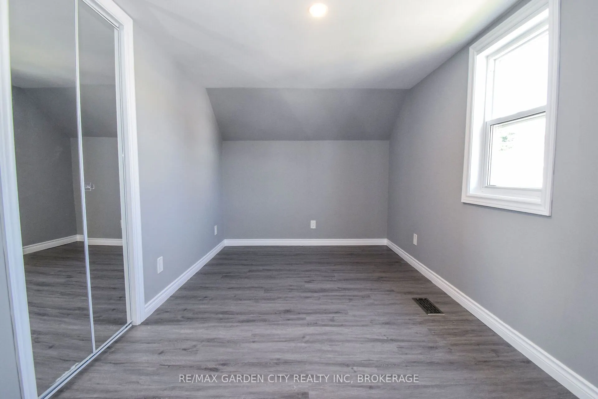 583 FIELDEN Avenue