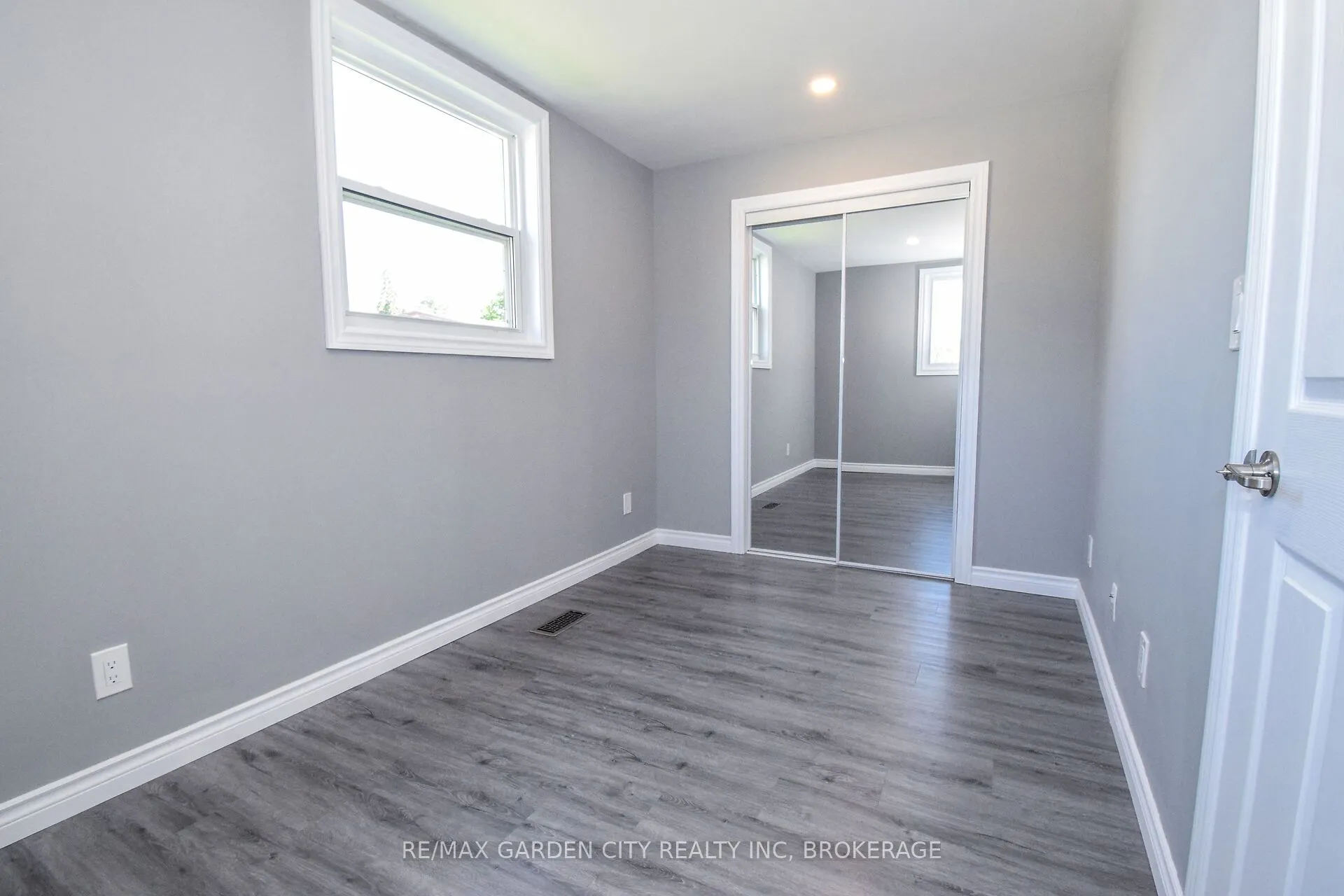 583 FIELDEN Avenue