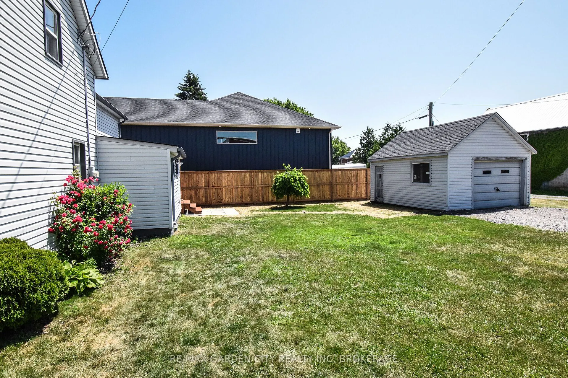 583 FIELDEN Avenue