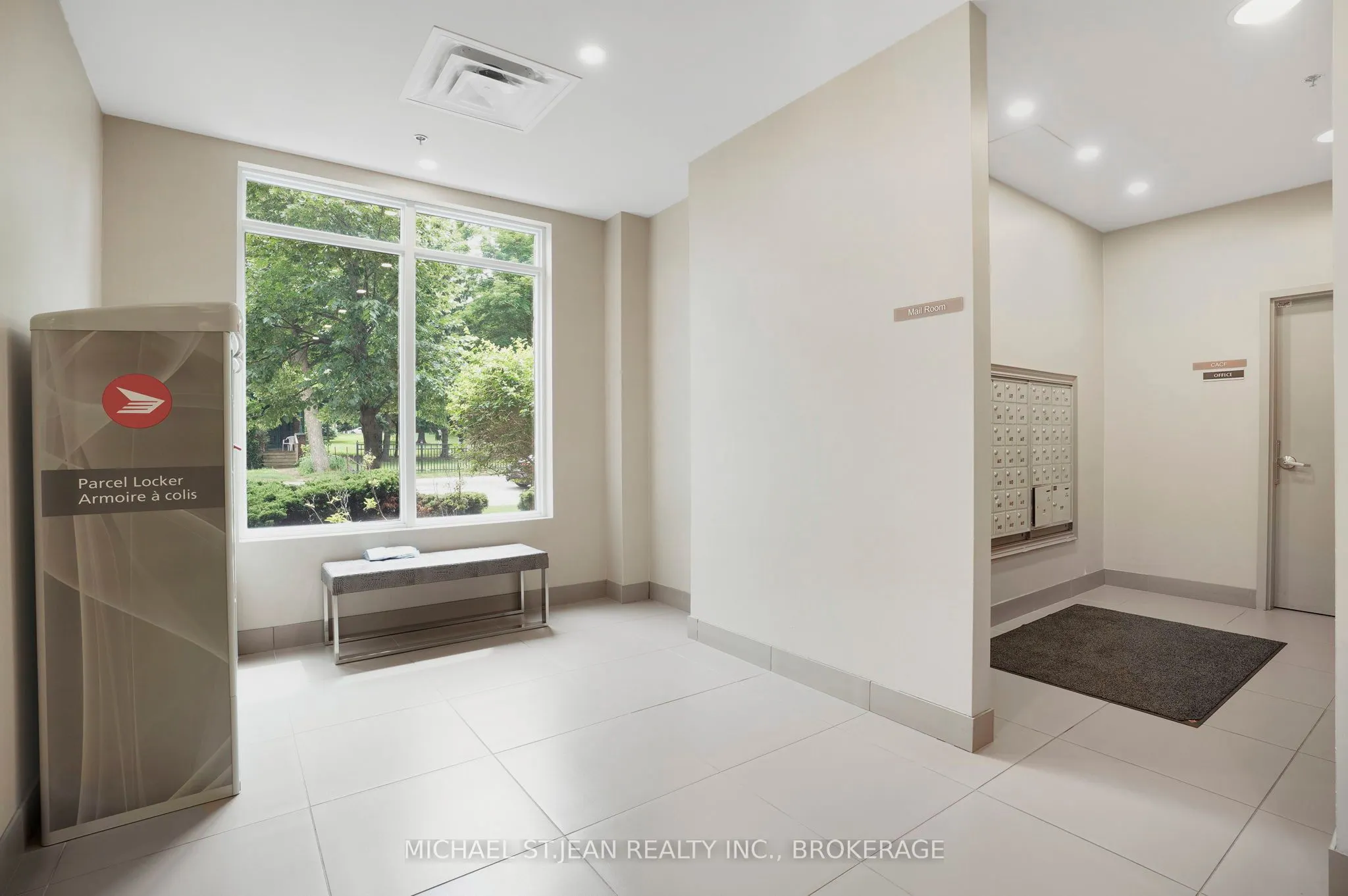 90 Charlton Avenue W, #304