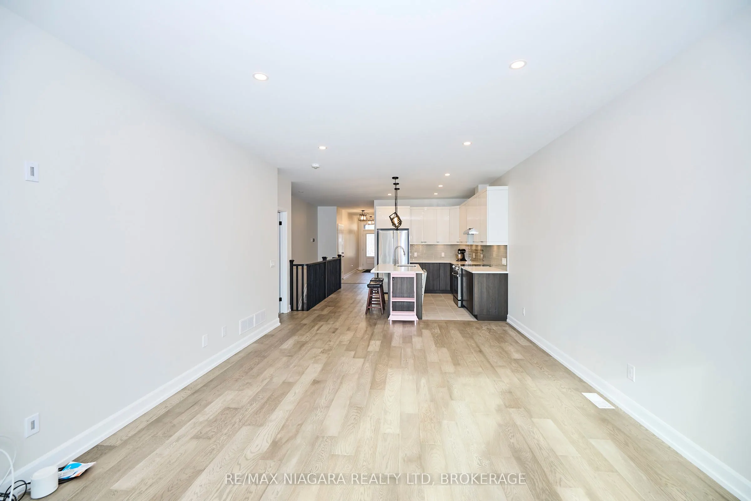3914 MITCHELL Crescent