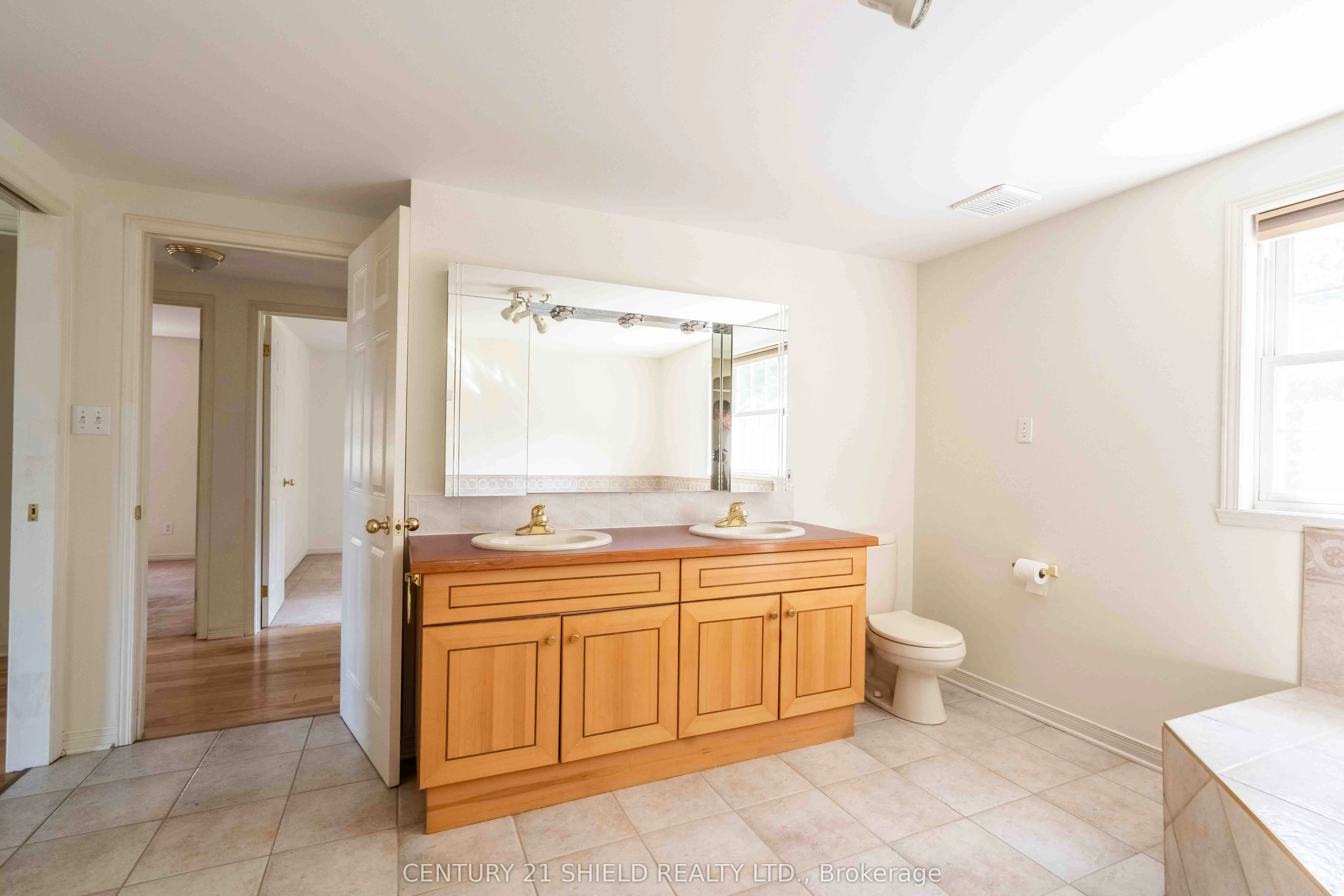 315 Eleventh Street E