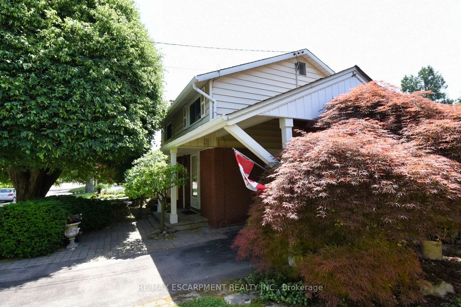 665 Bendamere Avenue