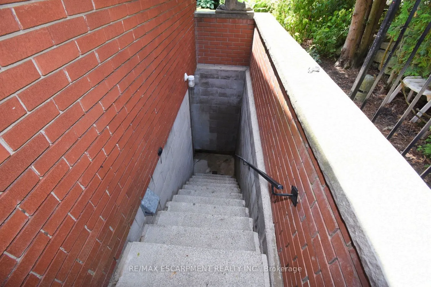 665 Bendamere Avenue