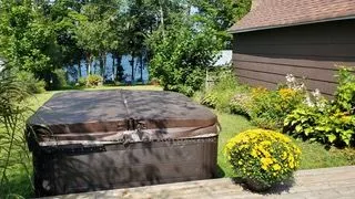 251 Avery Point