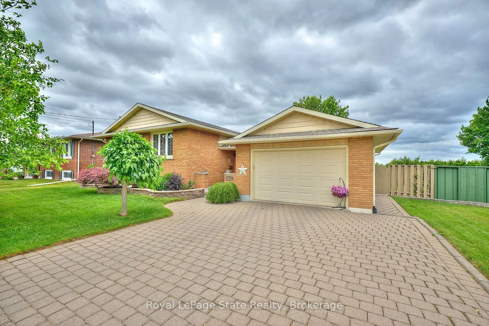 17 Oakes Road N