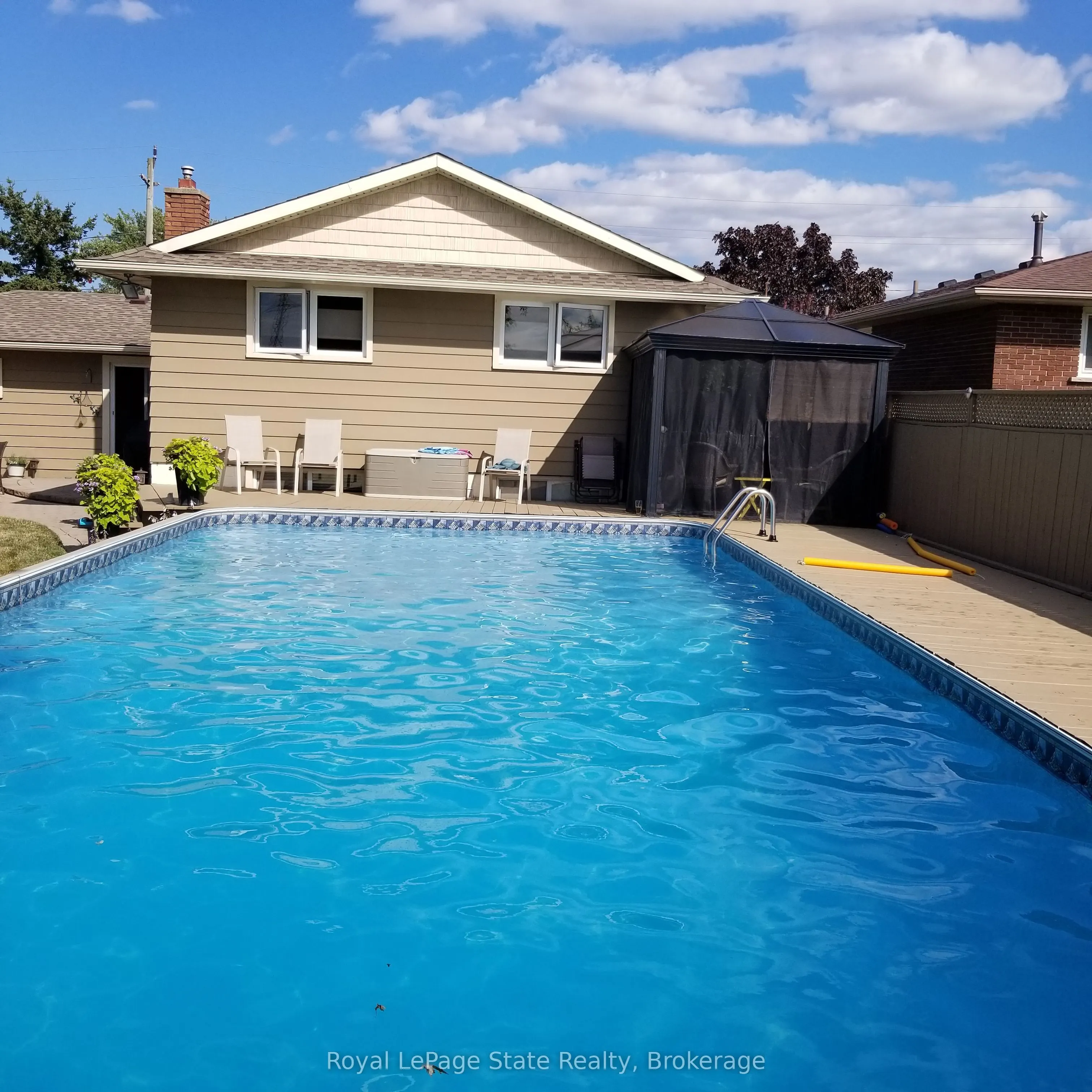 17 Oakes Road N