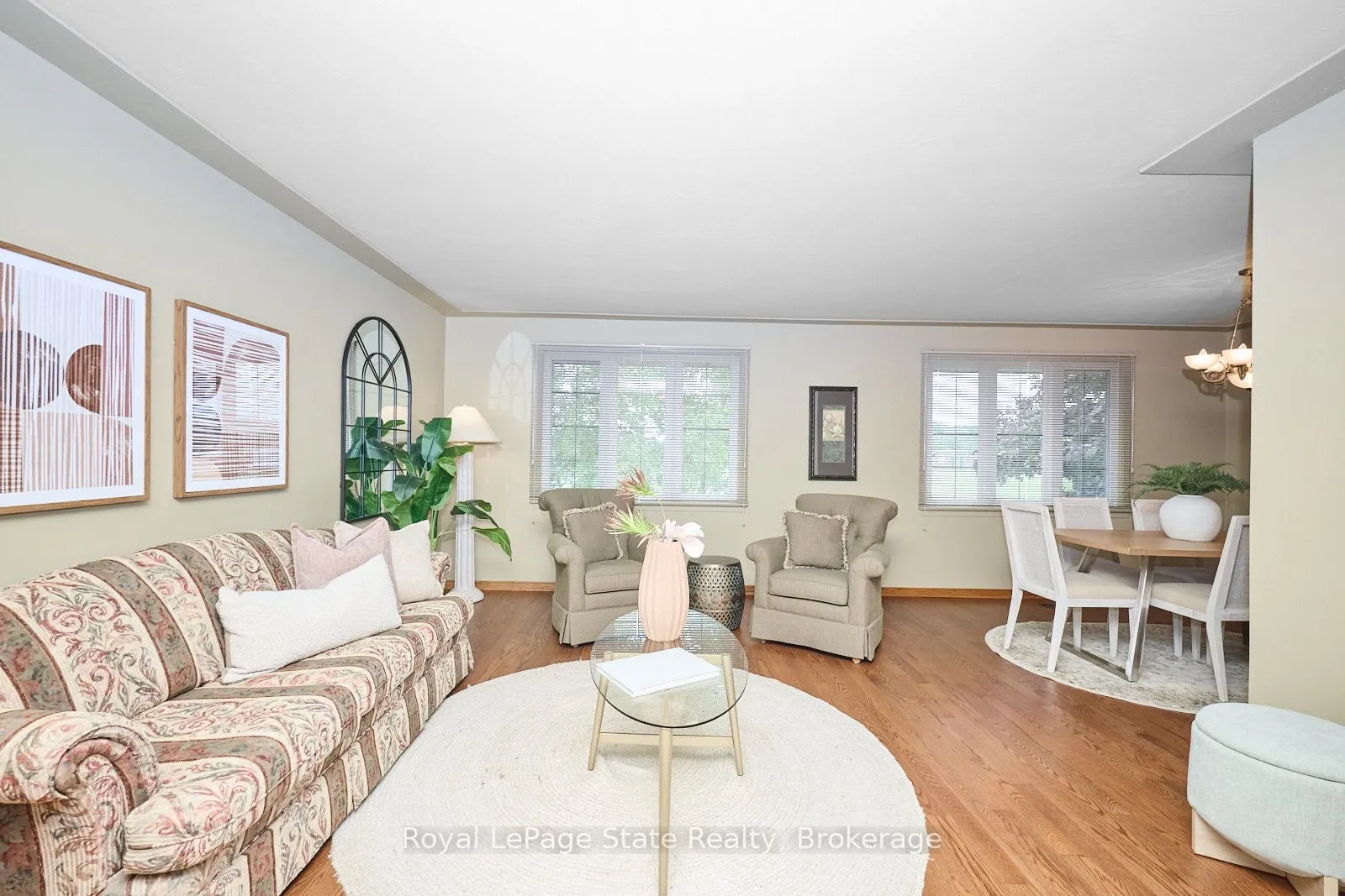 17 Oakes Road N