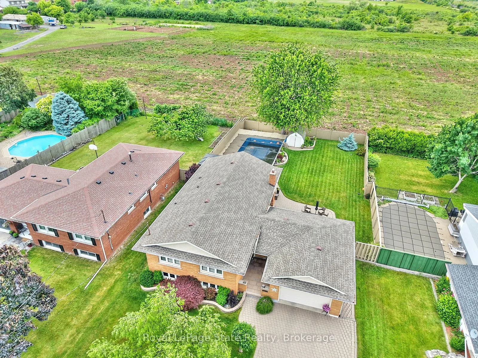 17 Oakes Road N