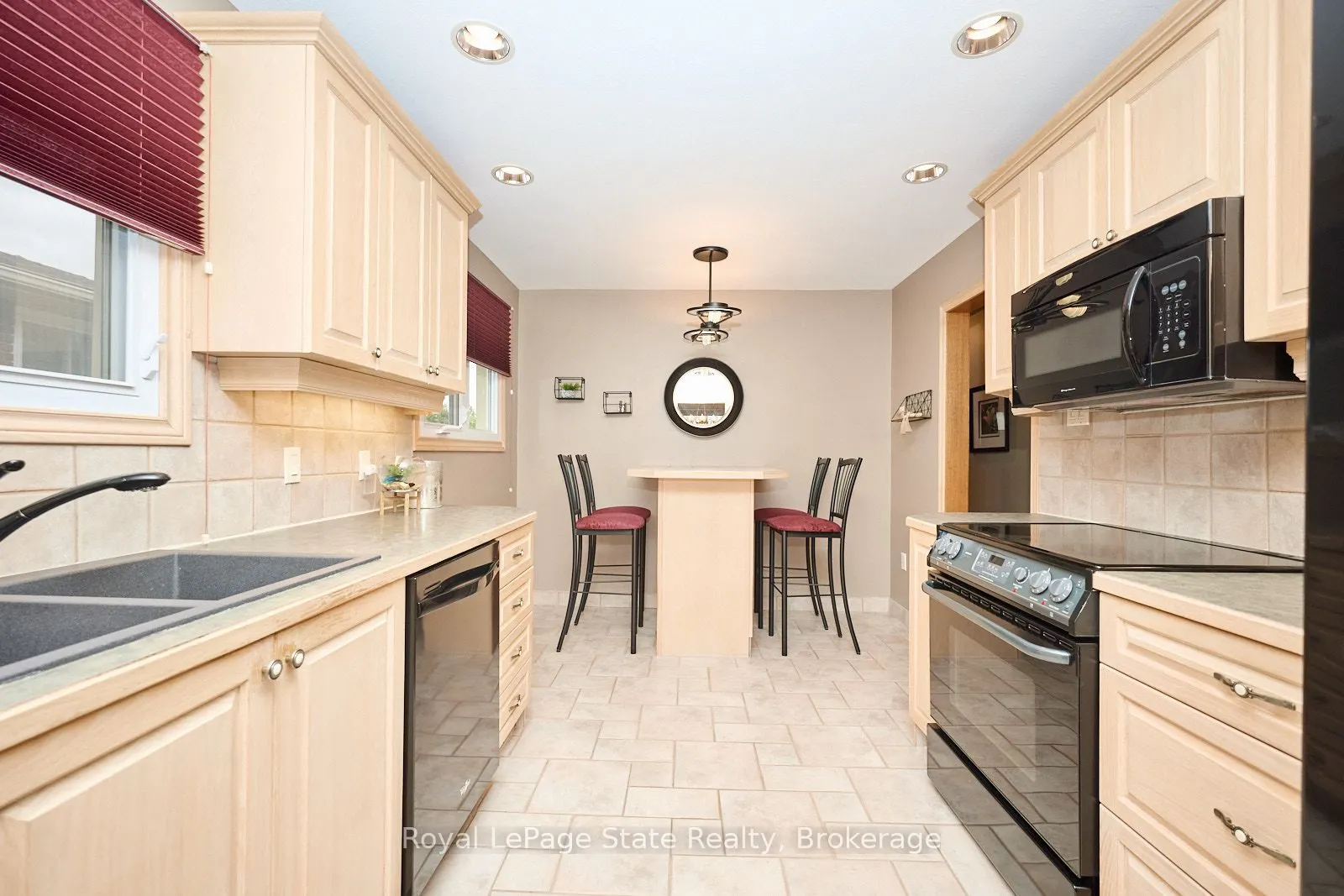 17 Oakes Road N