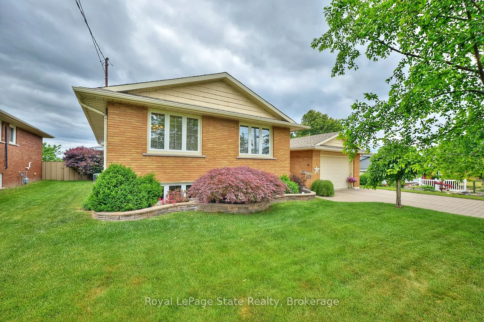 17 Oakes Road N