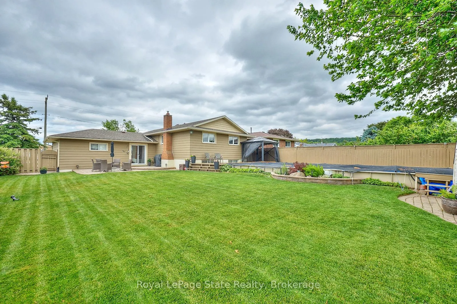 17 Oakes Road N