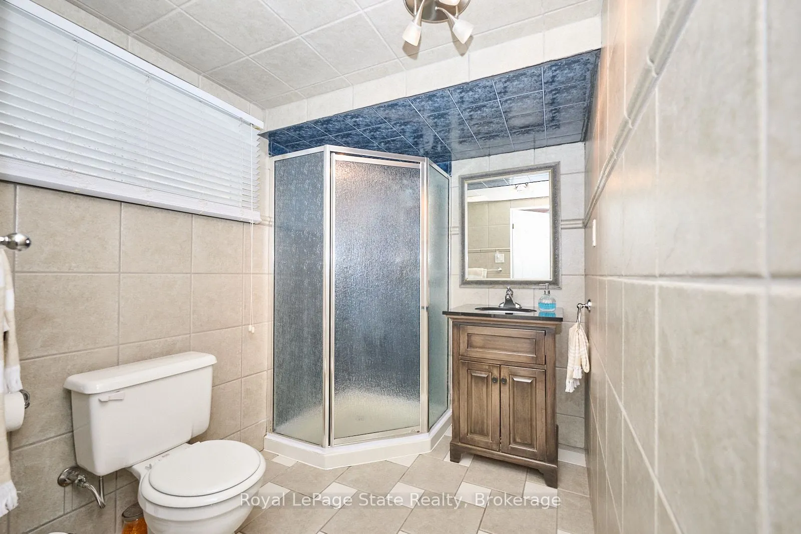 17 Oakes Road N