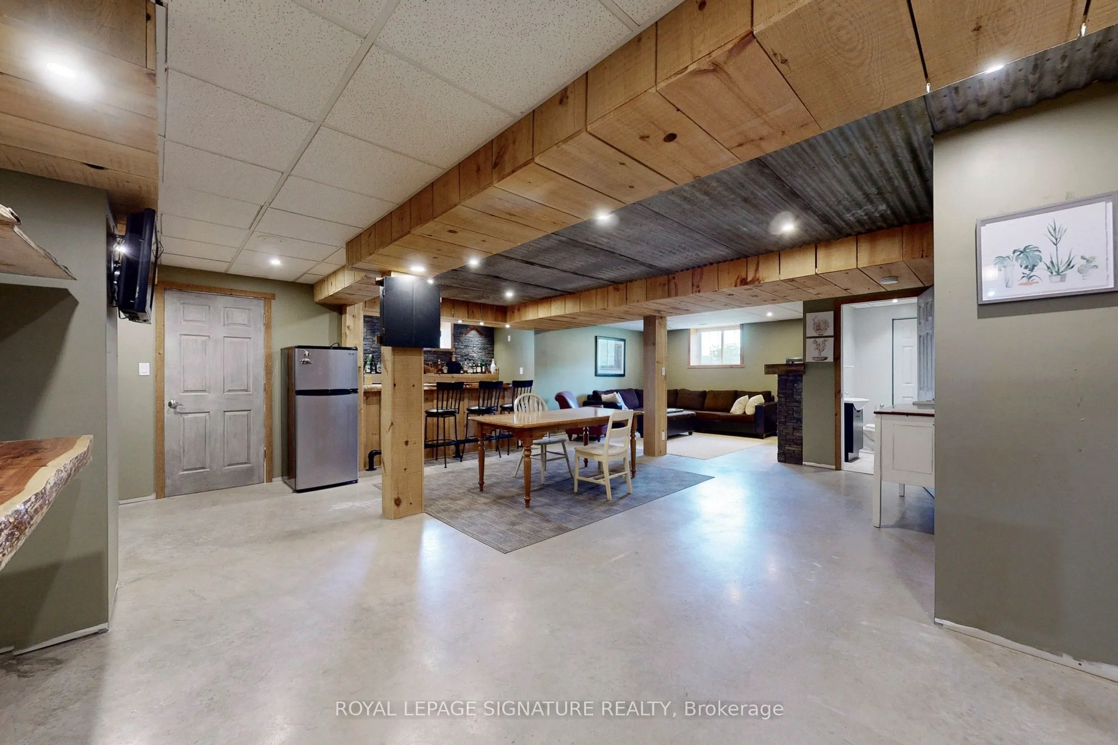 4 Concession Rd 8 E