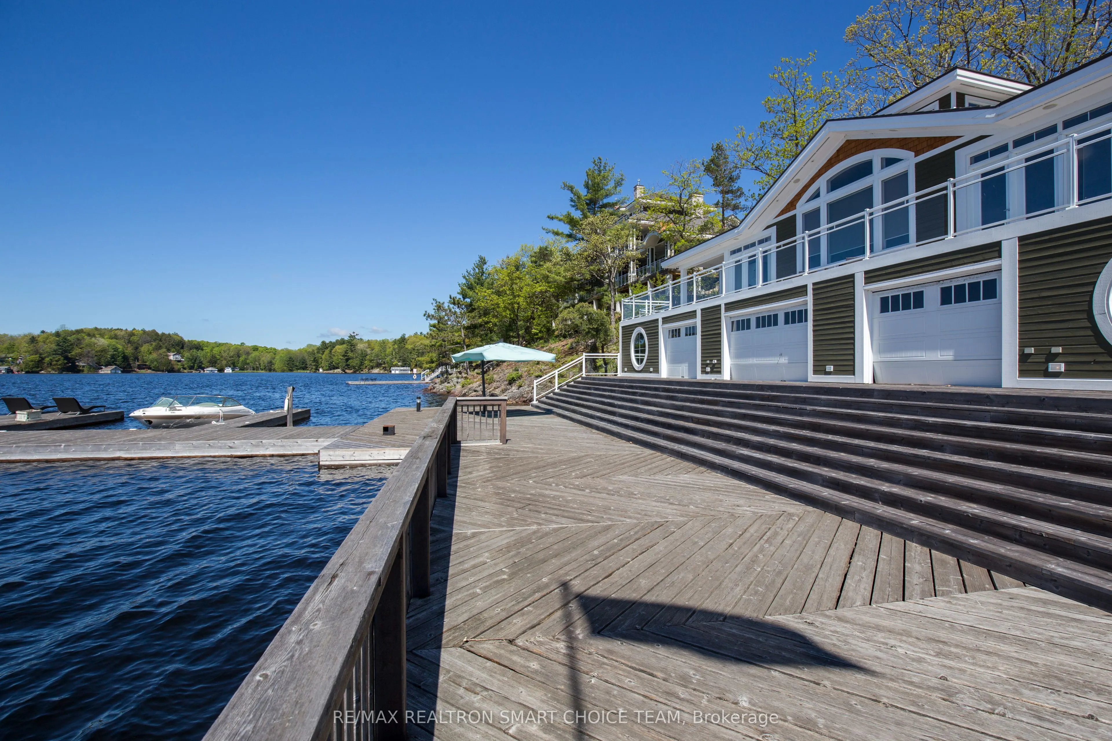 1869 Muskoka 118 Road W, #L204-C1&C2