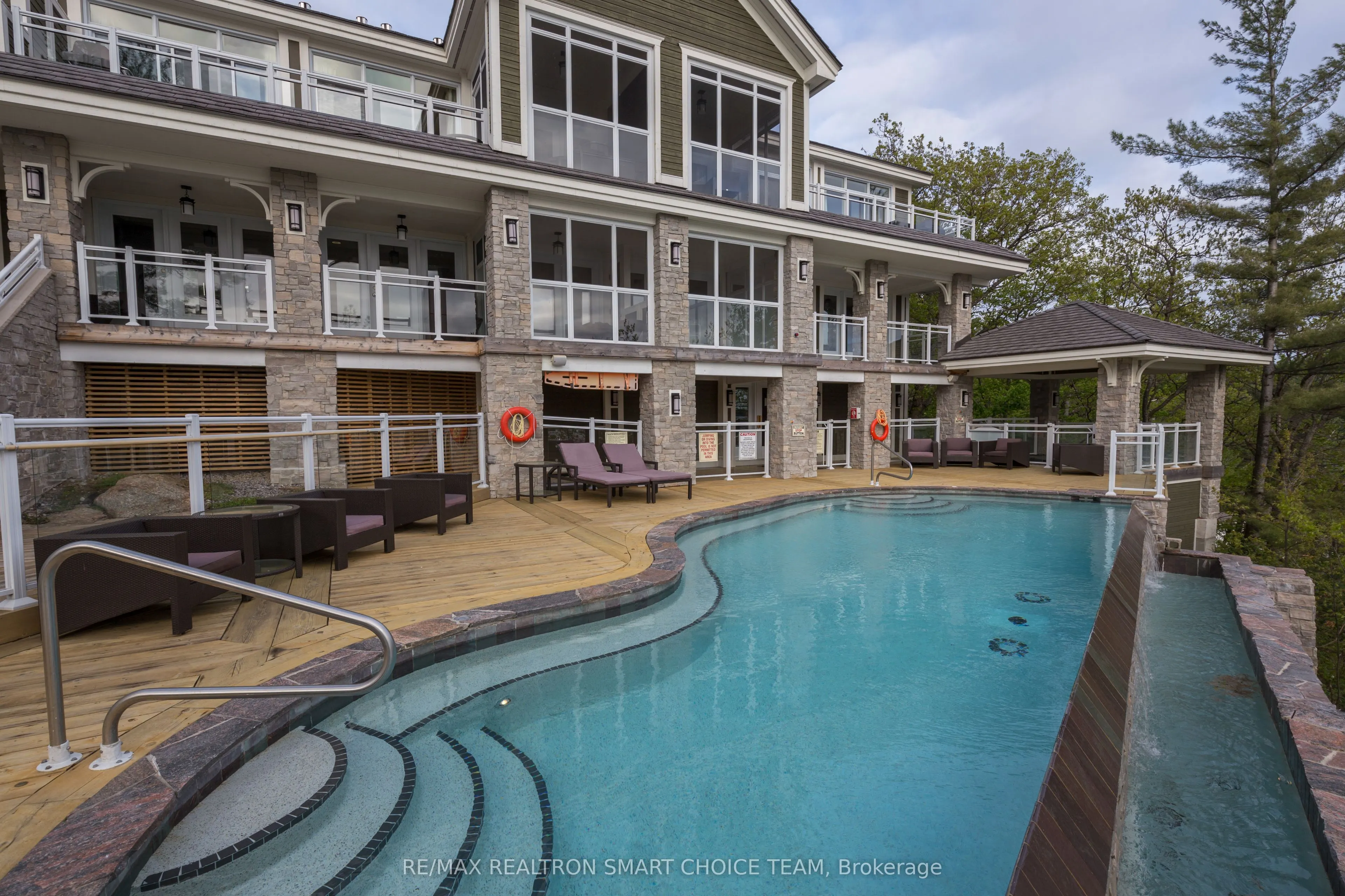 1869 Muskoka 118 Road W, #L204-C2