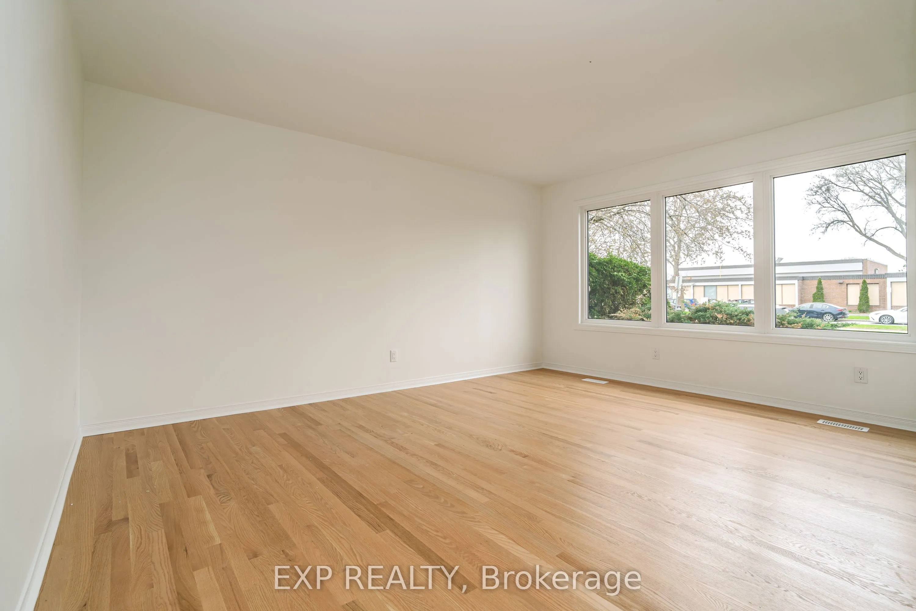 120 Knoxdale Road