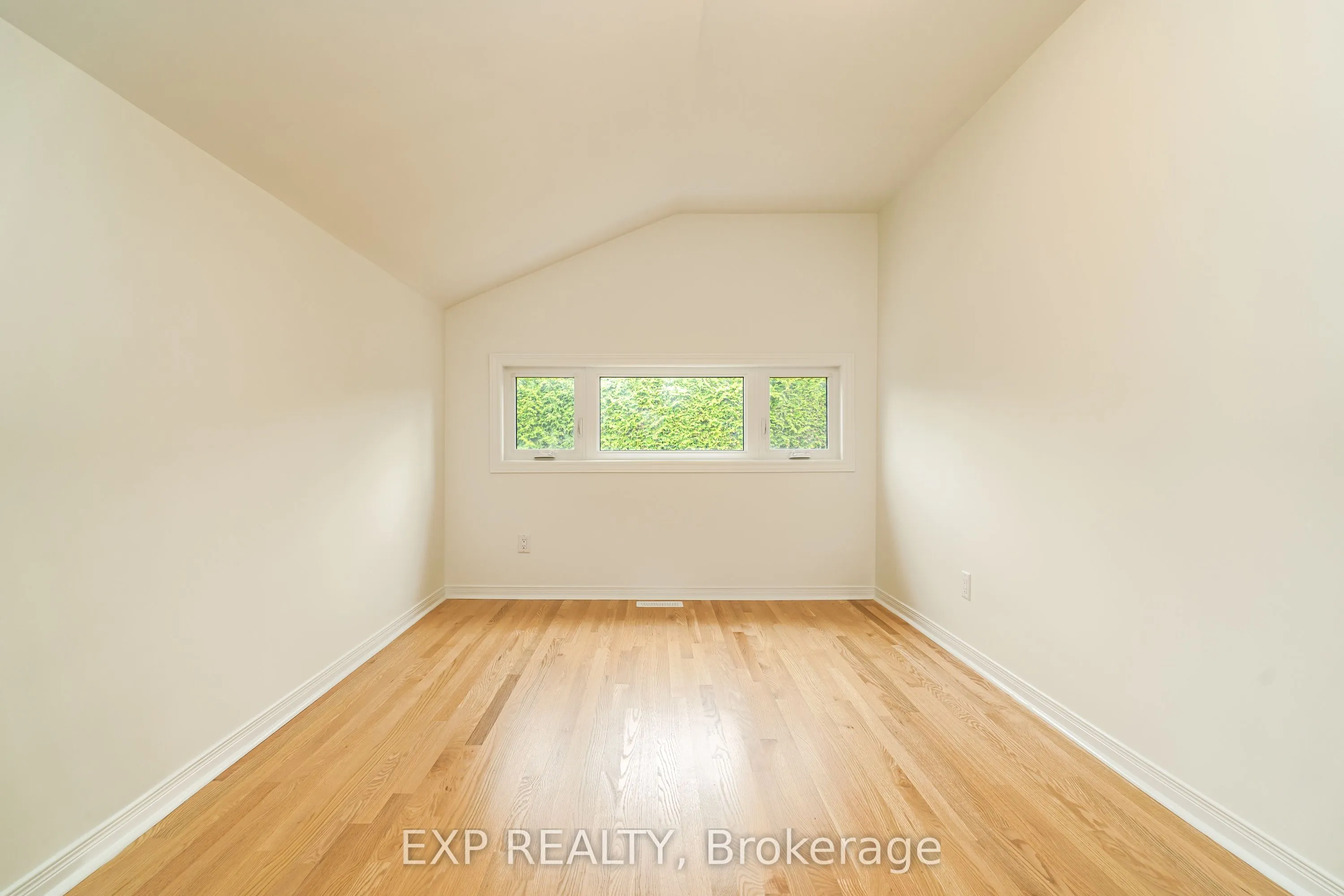 120 Knoxdale Road
