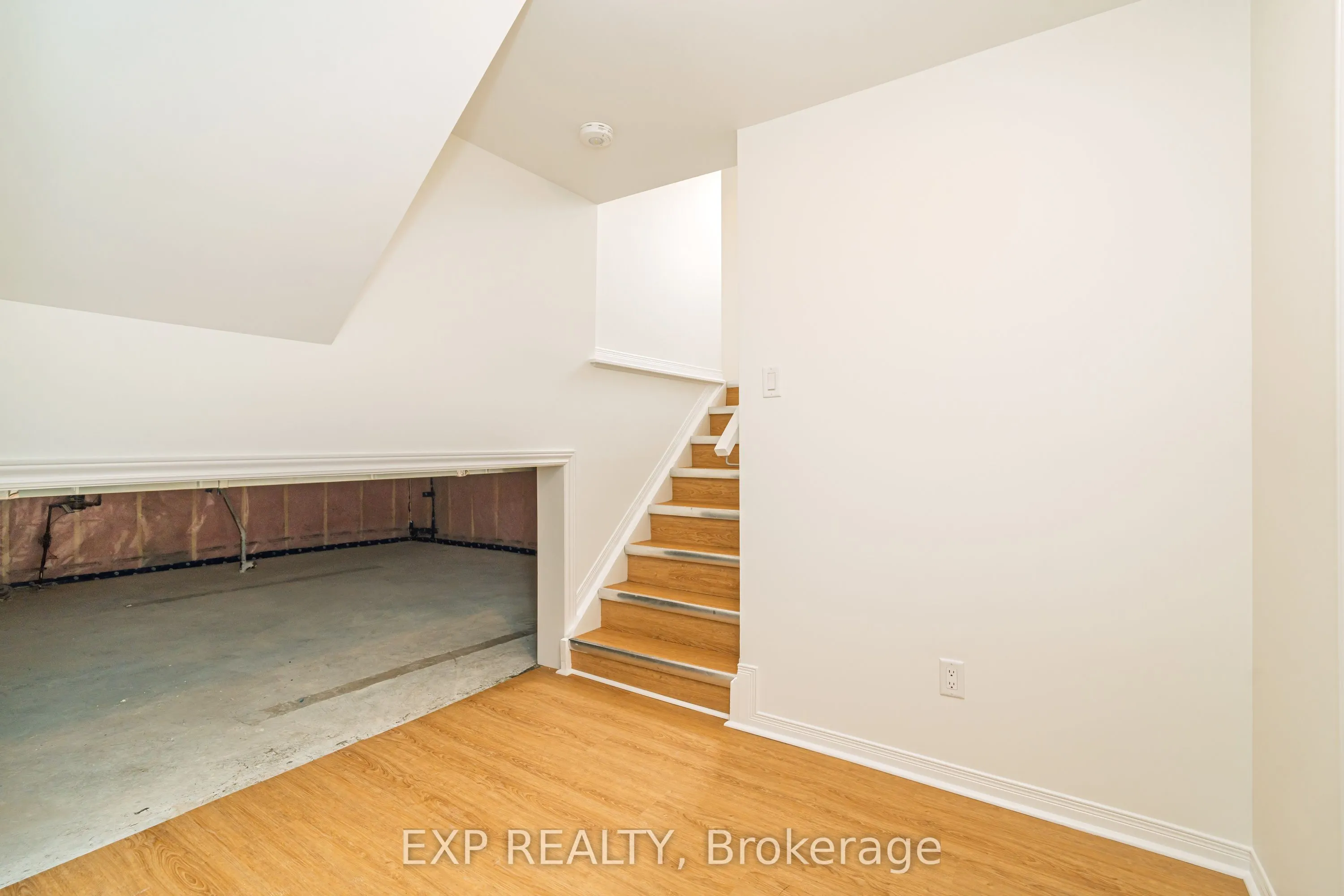 120 Knoxdale Road