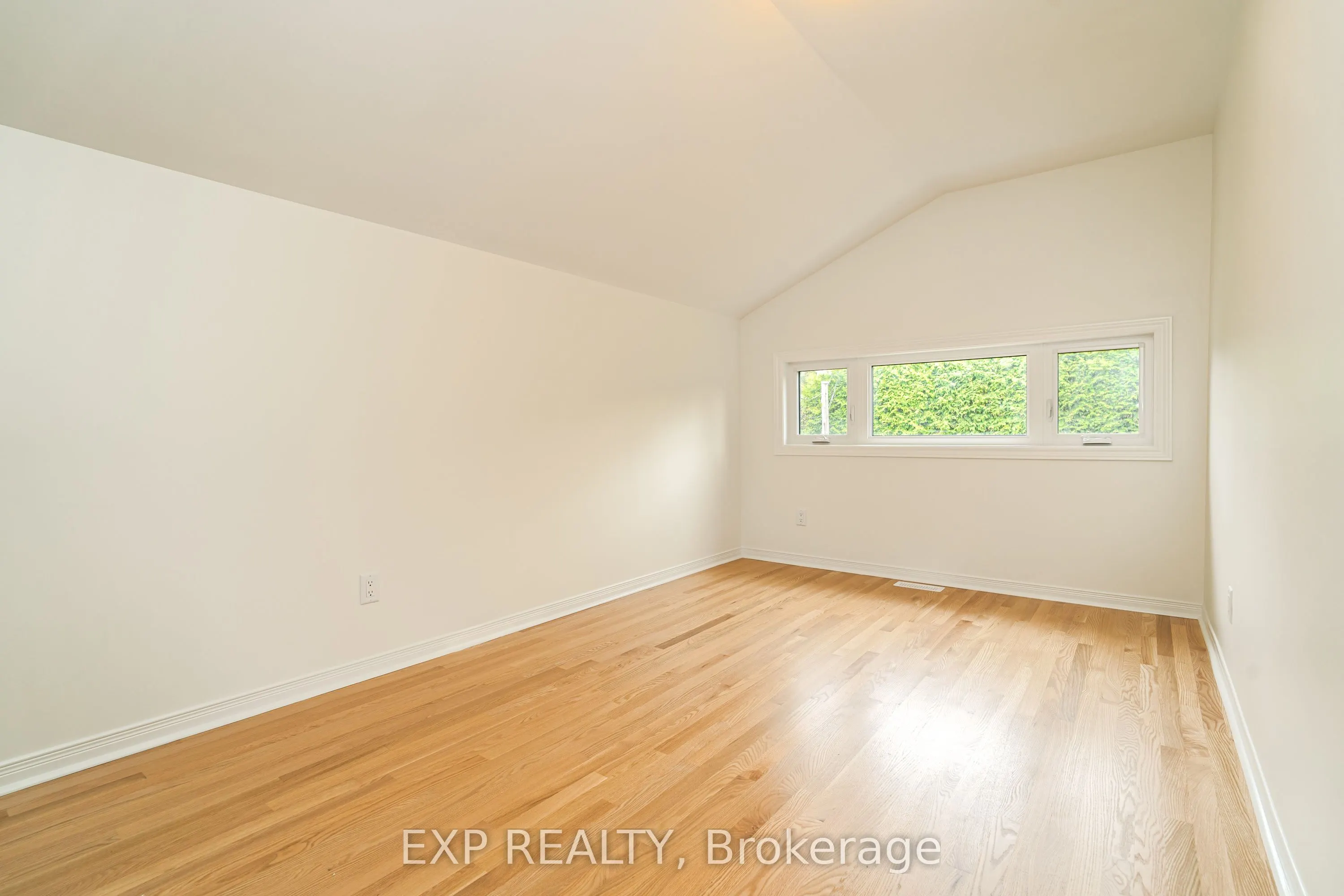 120 Knoxdale Road