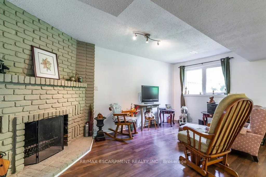 109 Wilson Street W, #14