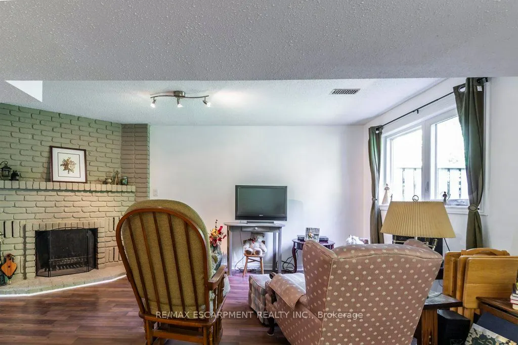 109 Wilson Street W, #14