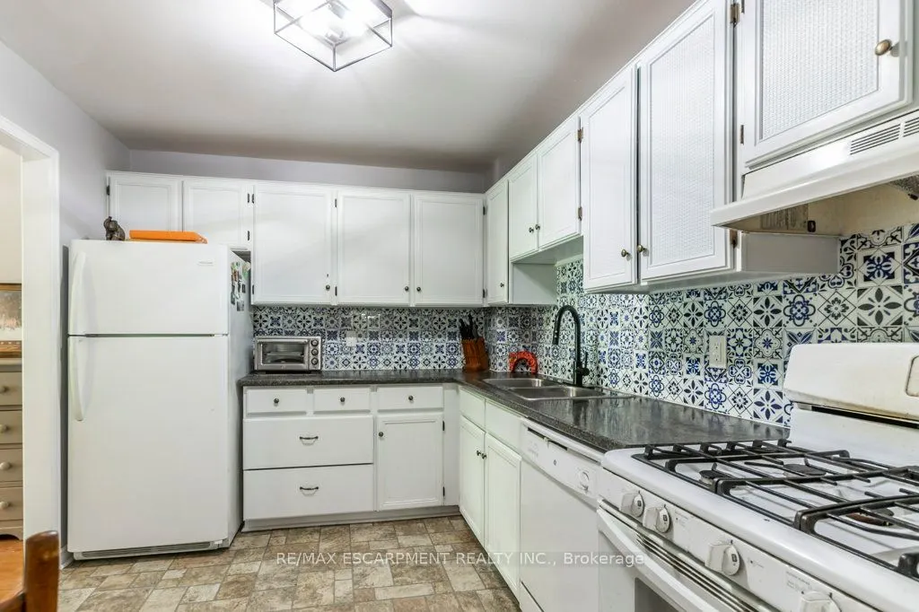 109 Wilson Street W, #14