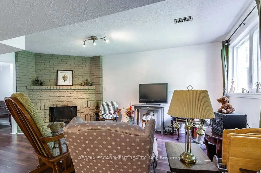 109 Wilson Street W, #14