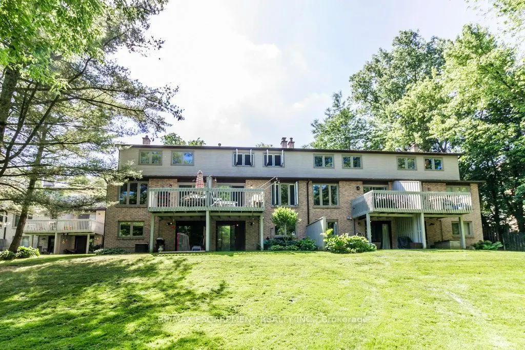 109 Wilson Street W, #14