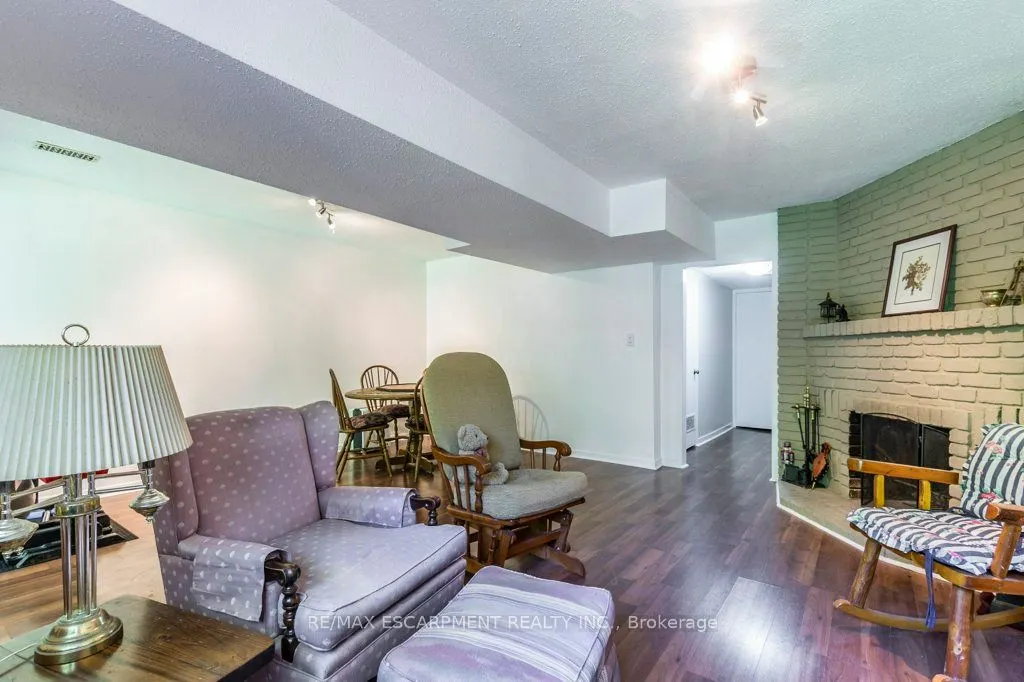 109 Wilson Street W, #14
