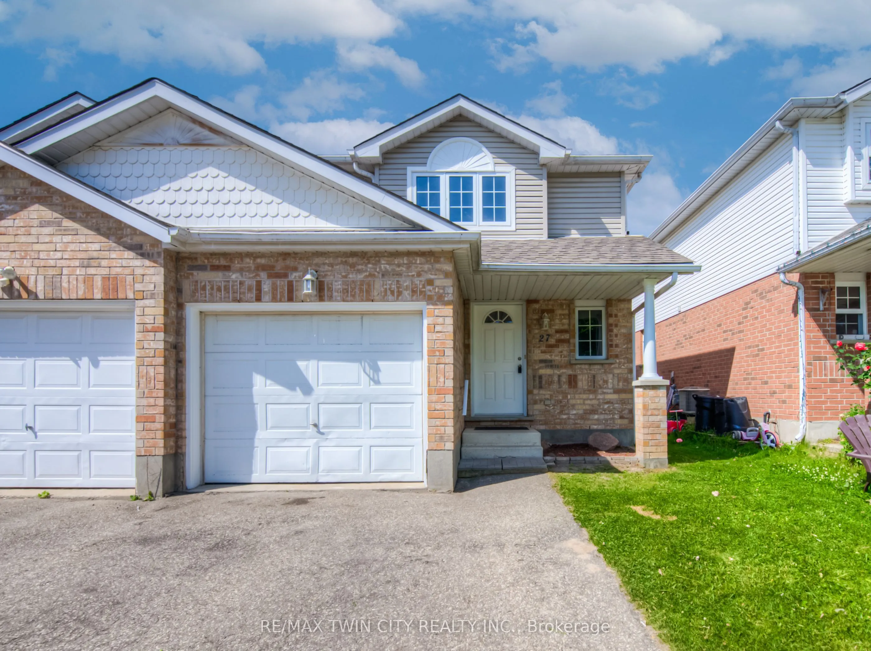 27 Hackberry Street
