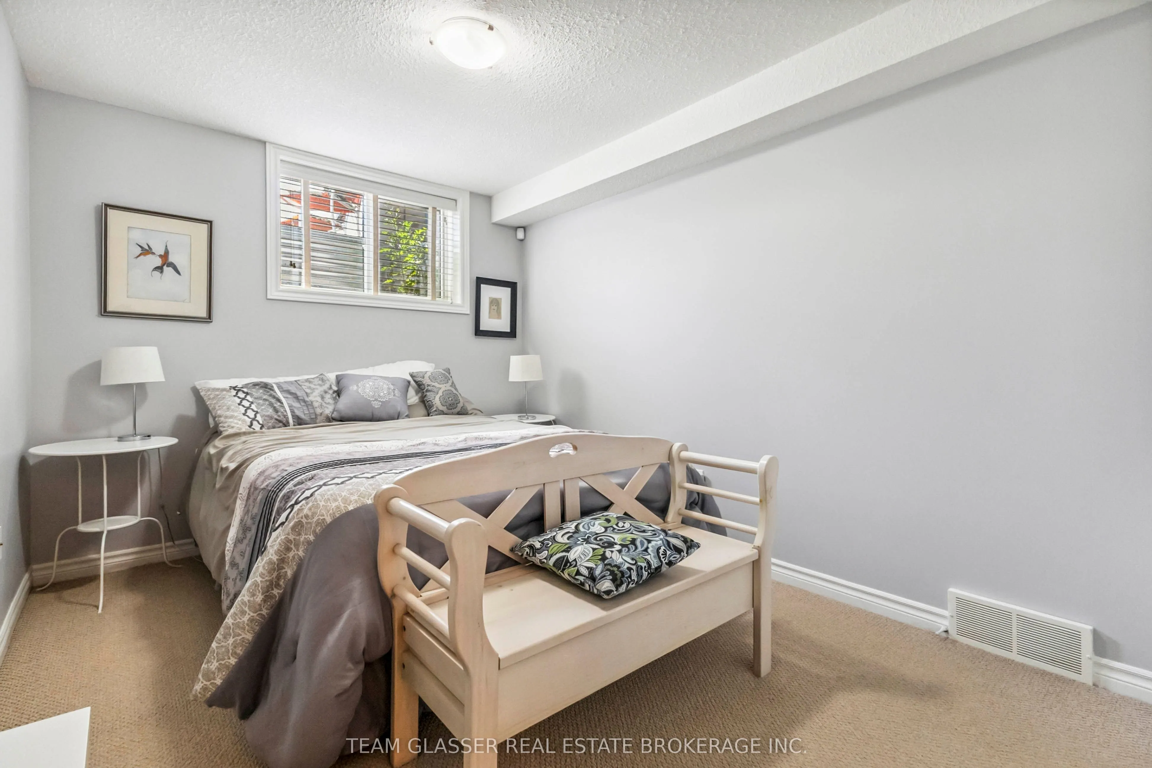 5 FOXHOLLOW Drive, #5
