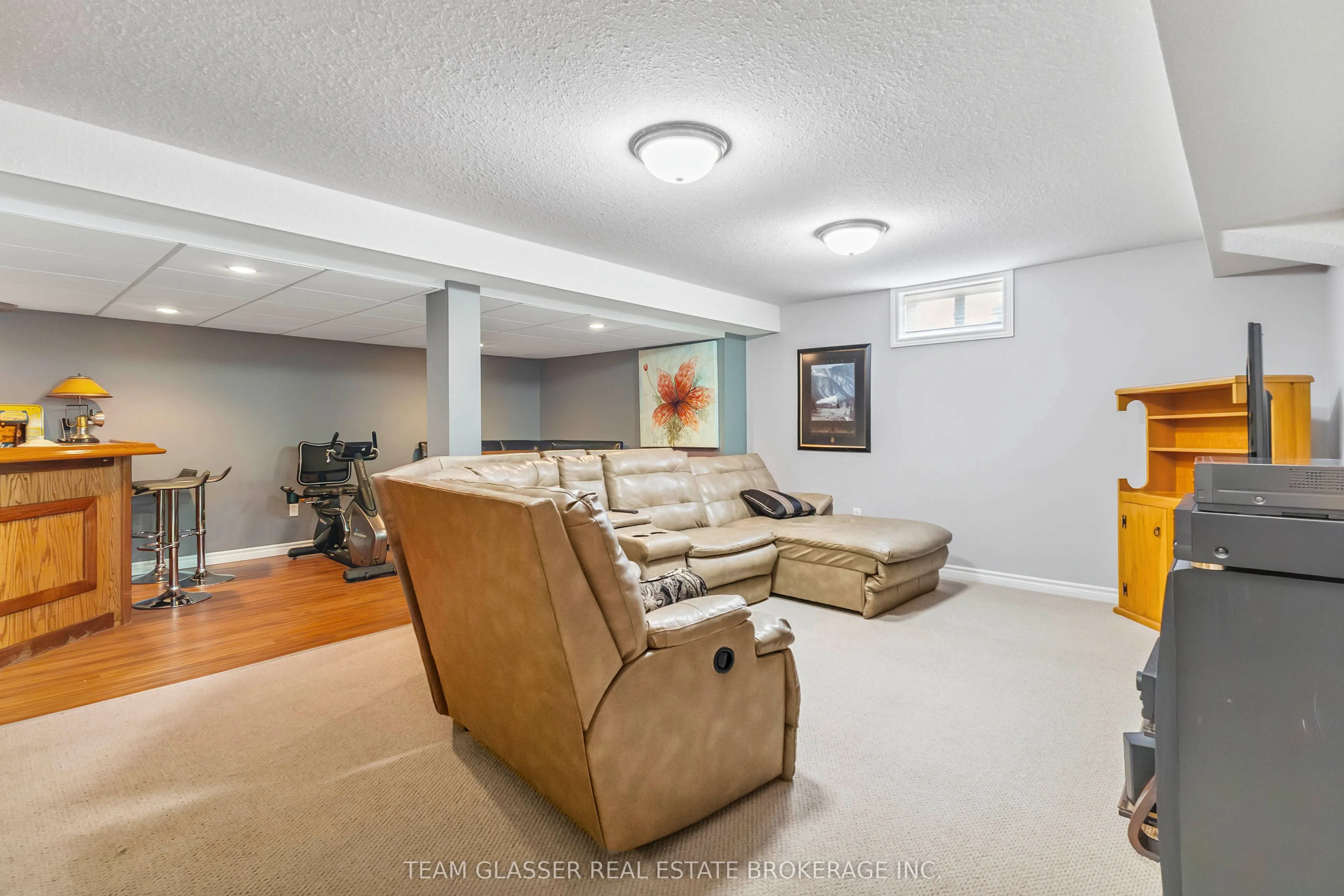 5 FOXHOLLOW Drive, #5