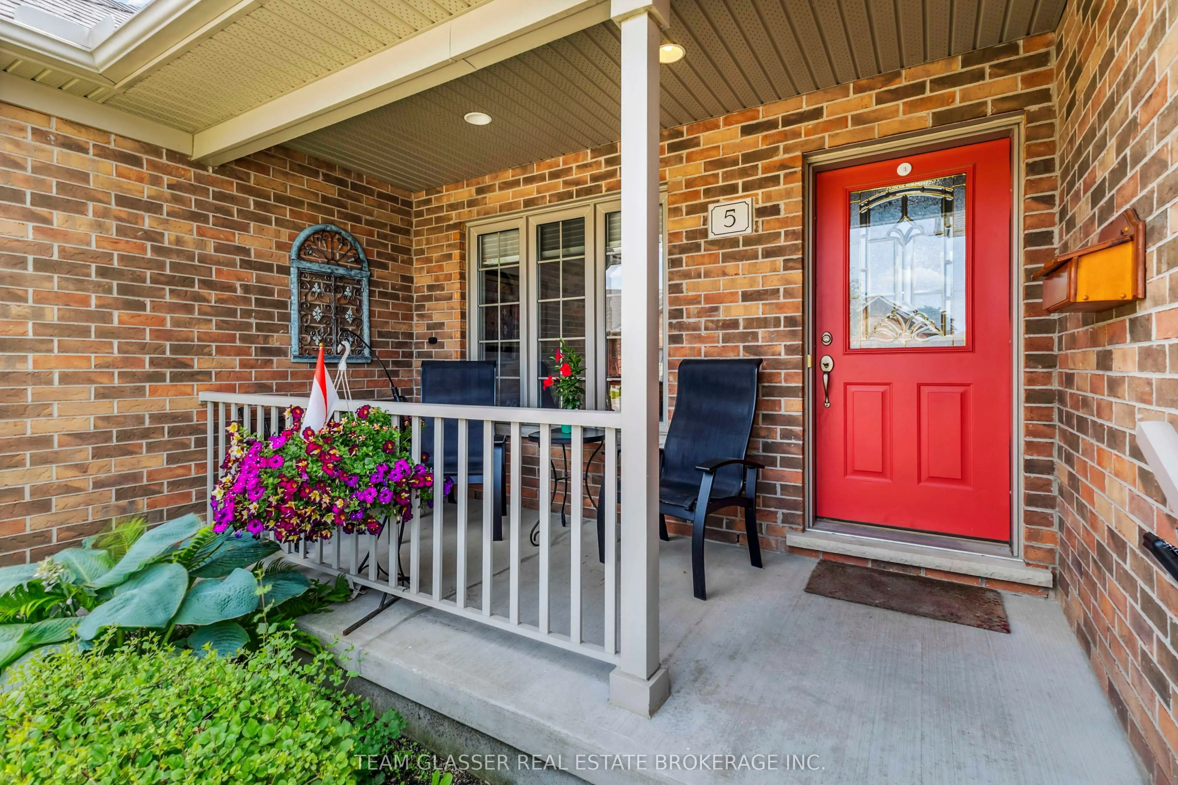 5 FOXHOLLOW Drive, #5